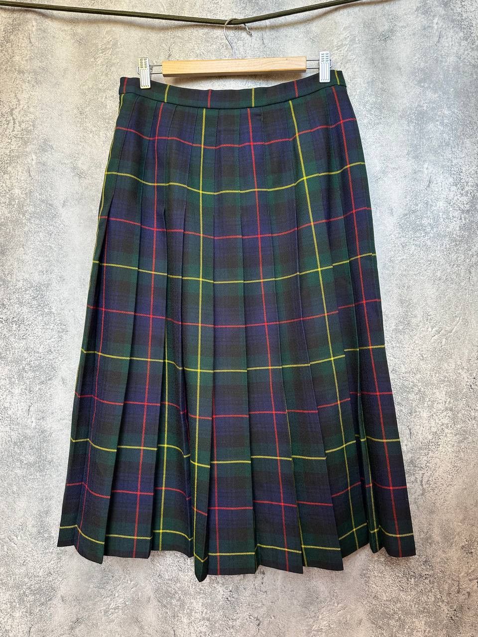 Pringle Of Scotland Pringle of Scotland Tartan Pleated Wool Skirt UK Vintage Size 30" / US 8 / IT 44 - 2 Thumbnail