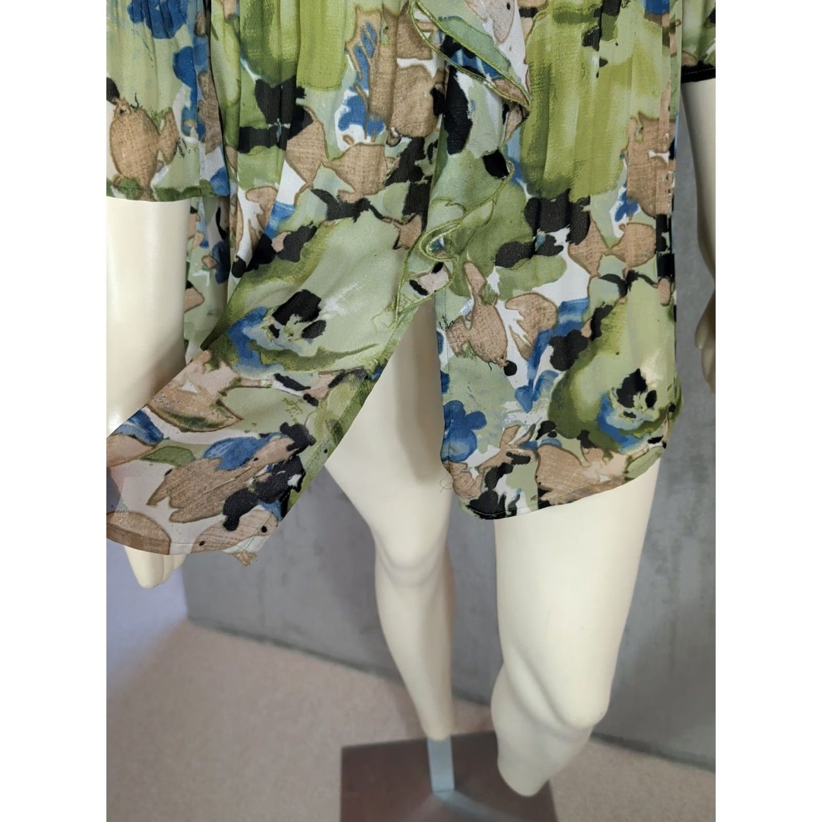 Vintage VINTAGE Allison Taylor Top Shirt Green Floral V-Neck Chiffon 3/4 Sleeve Ruffle Forest Fairy Womens S Size S / US 4 / IT 40 - 5 Thumbnail