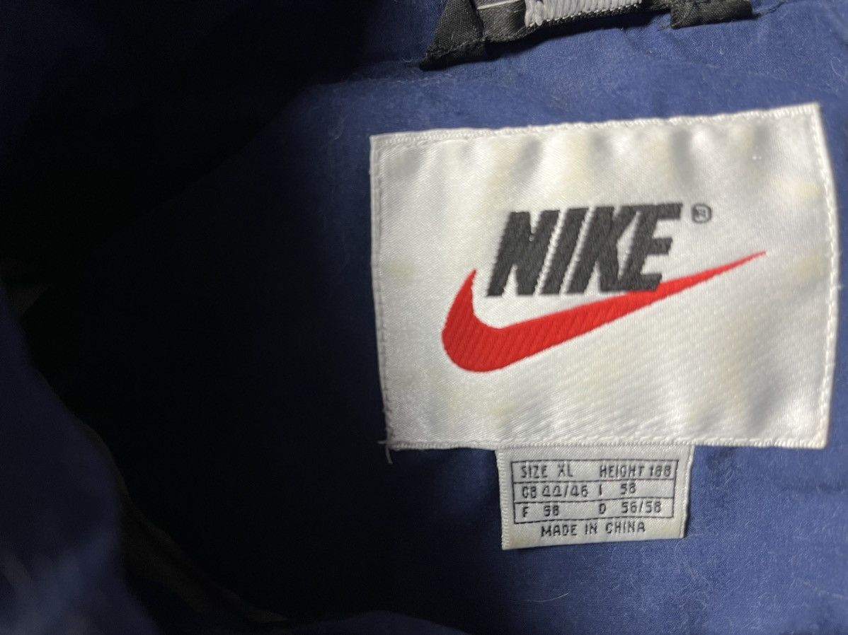 Nike Nike light jacket swoosh vintage size XLarge Size US XL / EU 56 / 4 - 4 Thumbnail