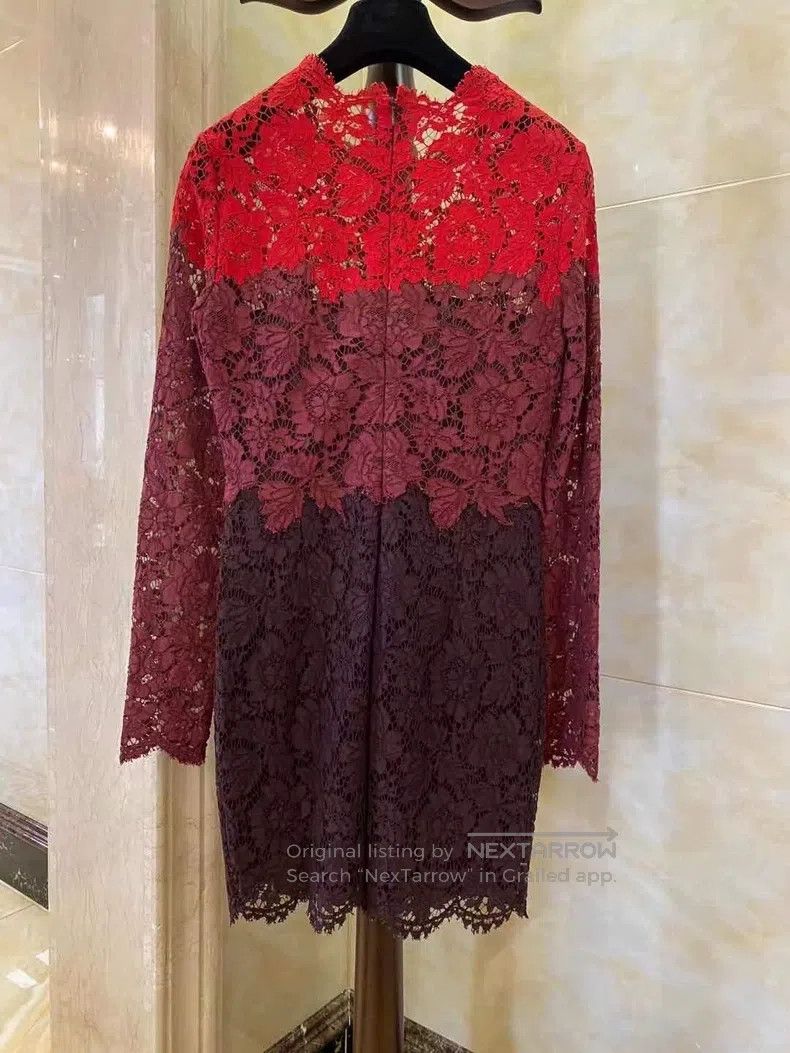 Valentino Valentino Lace dress Size M / US 6-8 / IT 42-44 - 2 Thumbnail