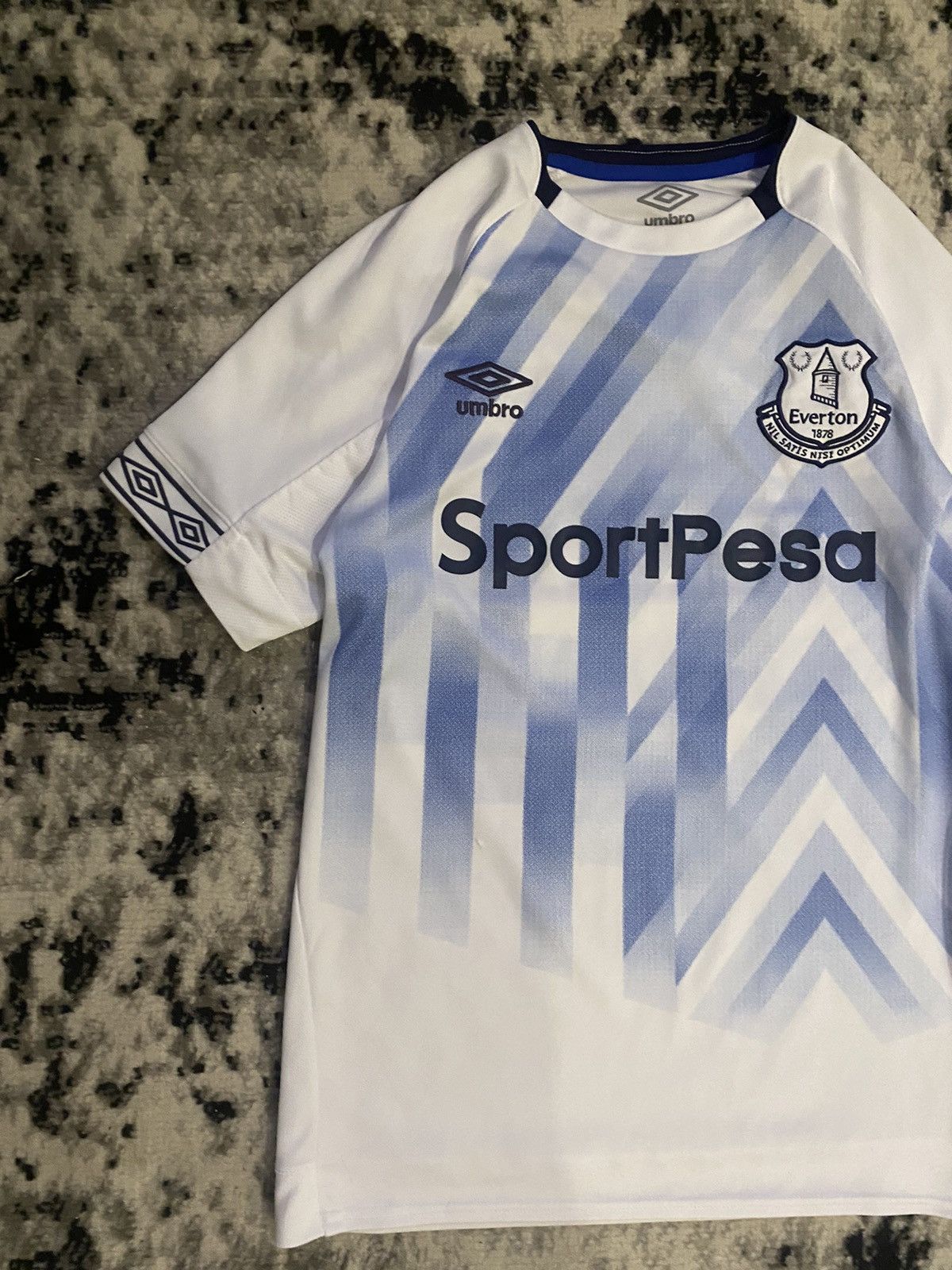 Umbro × Vintage Everton Umbro 2018-19 Soccer Jersey angry birds Blockcore Size US S / EU 44-46 / 1 - 3 Thumbnail