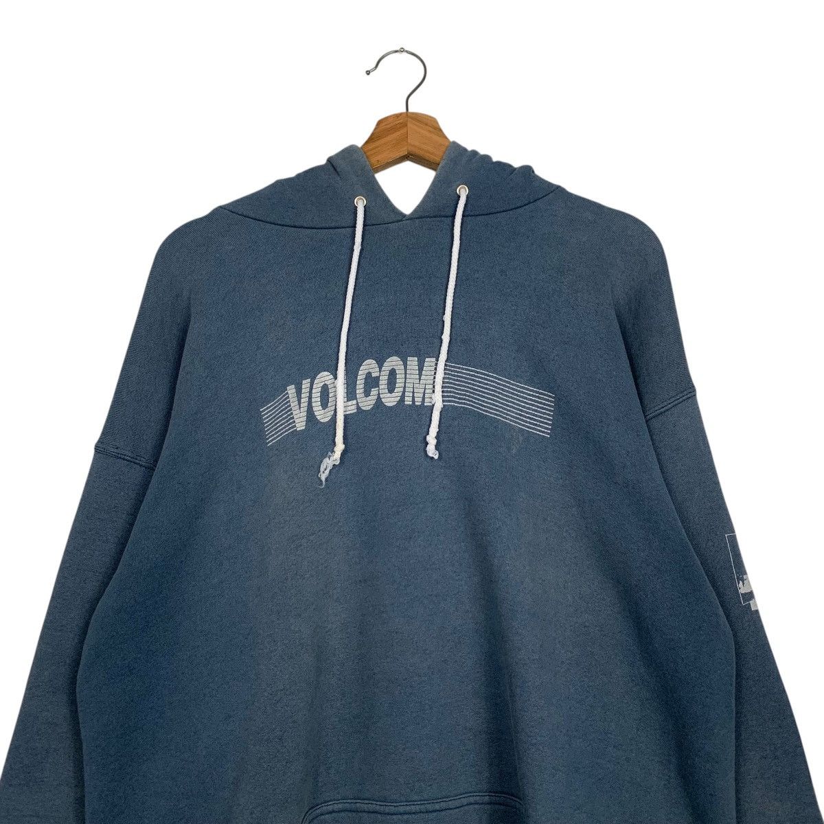 Volcom VOLCOM Surfing Big Logo Pullover Hoodie Sweatshirt #2233-C99 Size US L / EU 52-54 / 3 - 11 Thumbnail