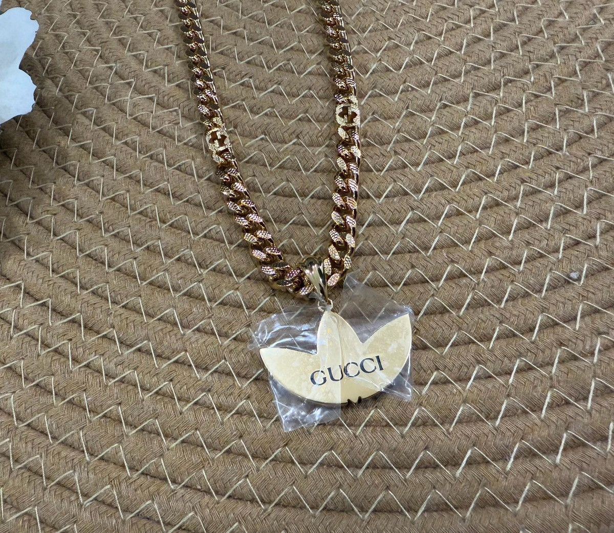 Gucci Enamel Gourmette Trefoil Small Pendant Necklace Size ONE SIZE - 7 Thumbnail