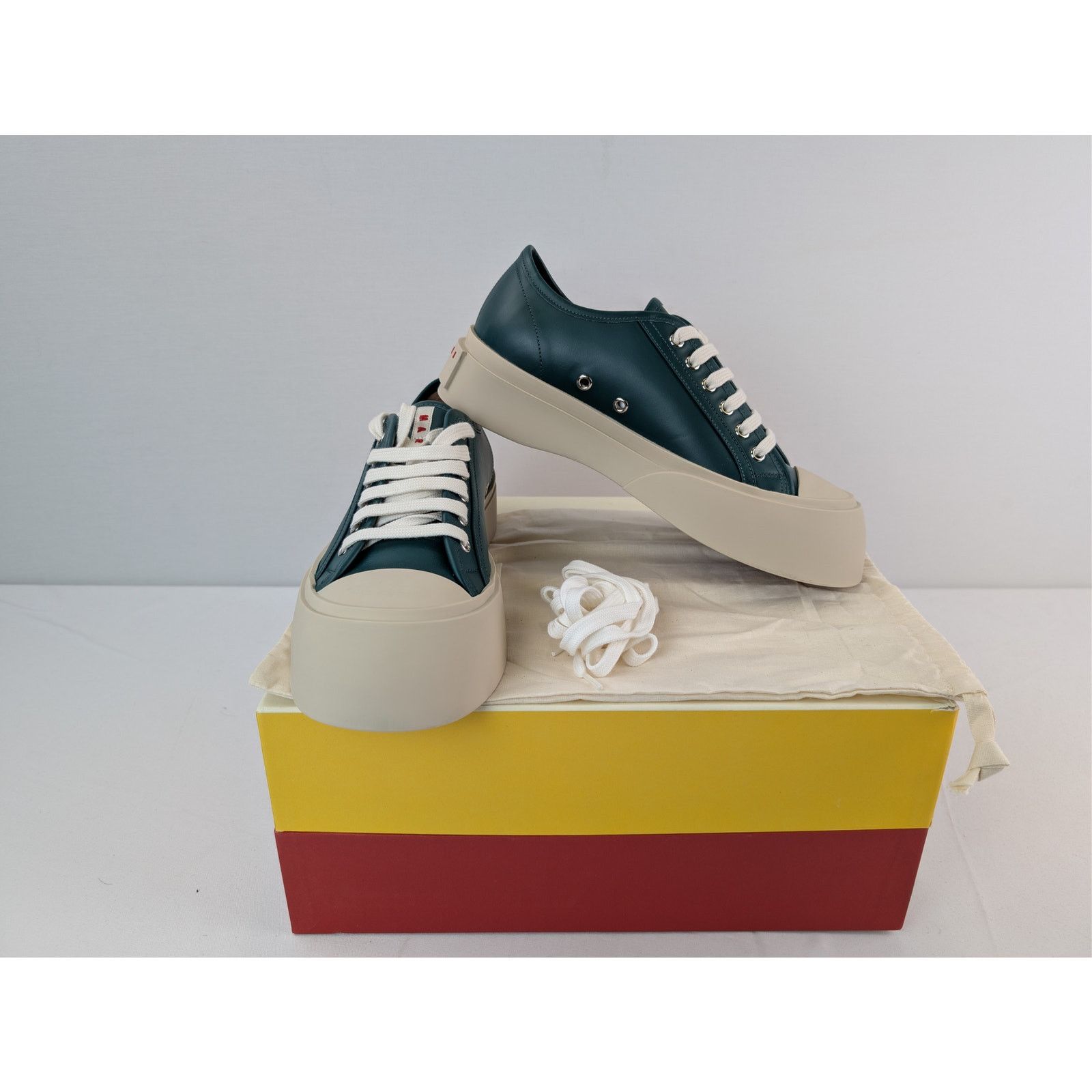 Marni o1rshd1 Pablo low-top sneakers in green and beige Size US 9 / EU 42 - 19 Thumbnail