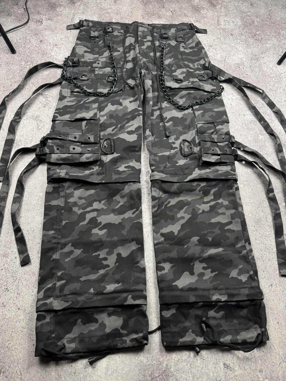 Japanese Brand 🔥VERY RARE GOTHICANA BY EMP AVANT GARDE BONDAGE CARGO PANTS🔥 Size US 34 / EU 50 - 2 Thumbnail