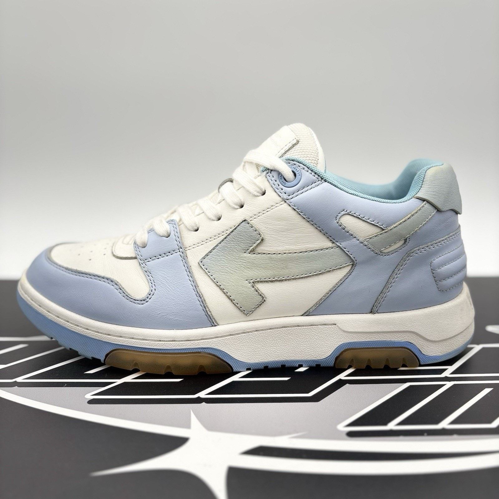 Off-White Off-White Out of Office Low ' Light Blue ' | GOOD CONDITION! Size US 11 / EU 44 - 11 Thumbnail