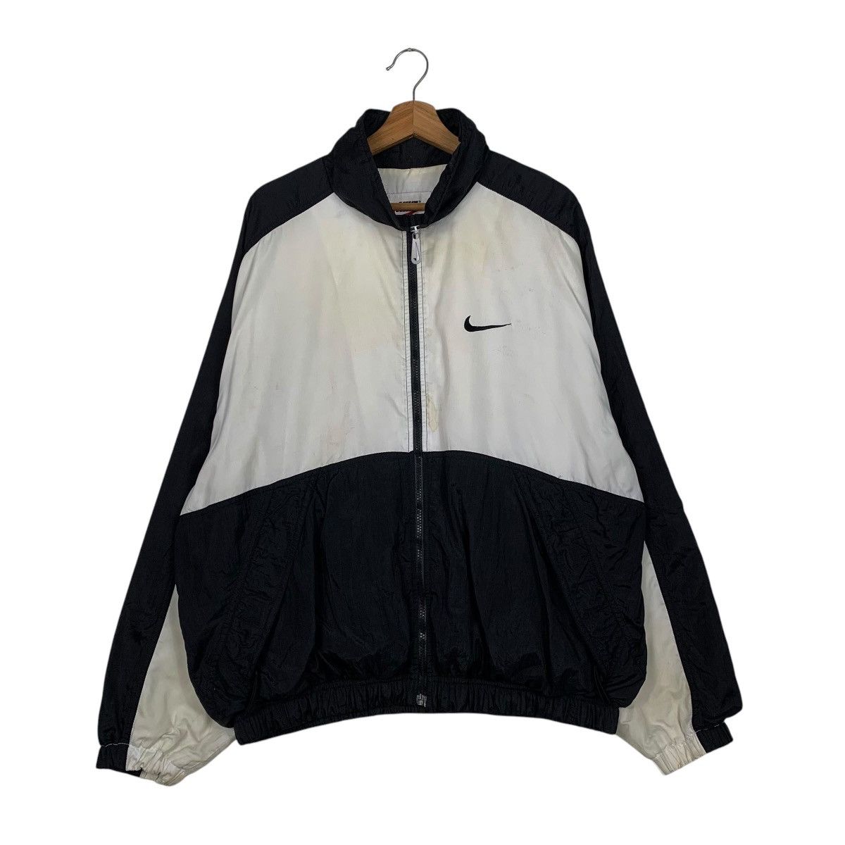 Nike Vintage Nike Big Logo Swoosh Windbreaker Jacket Size US L / EU 52-54 / 3 - 2 Thumbnail
