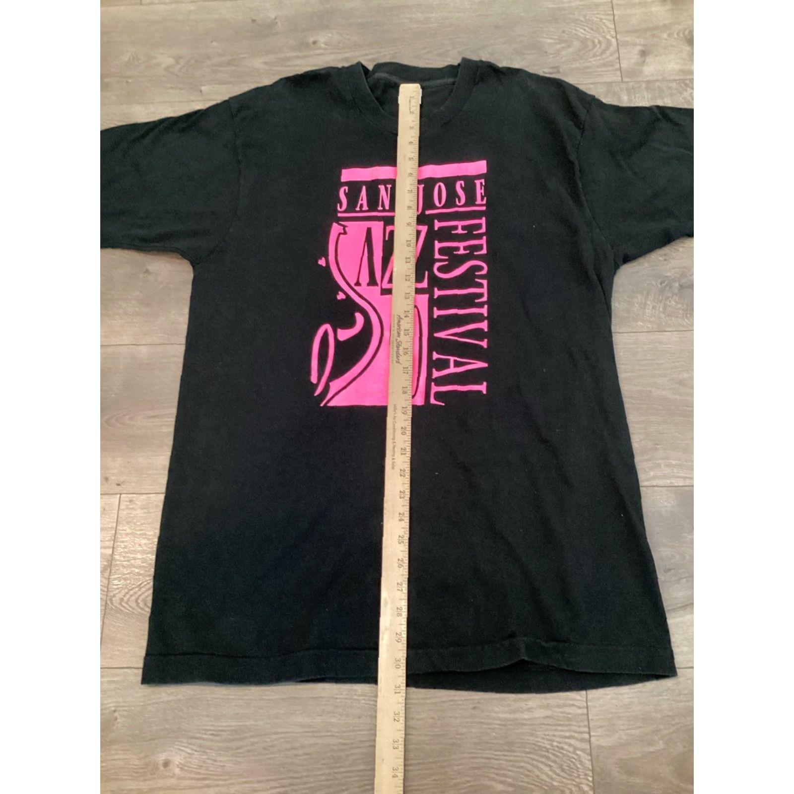 Vintage VINTAGE Fruit Of The Loom Shirt Mens XL Jazz Festival 1990s Black Crew Neck T-Shirt Logo USA Musi c 90s Boys/Mens Size US XL / EU 56 / 4 - 6 Thumbnail