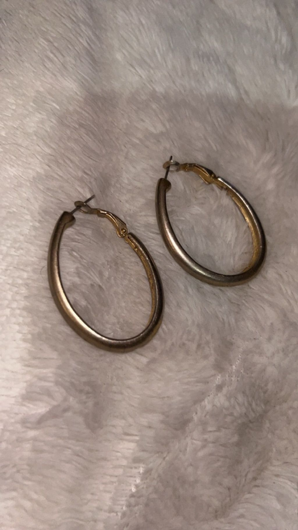The Unbranded Brand Women's Unbranded Gold Tone Oval Hoop Earrings One Size Size ONE SIZE - 1 Thumbnail