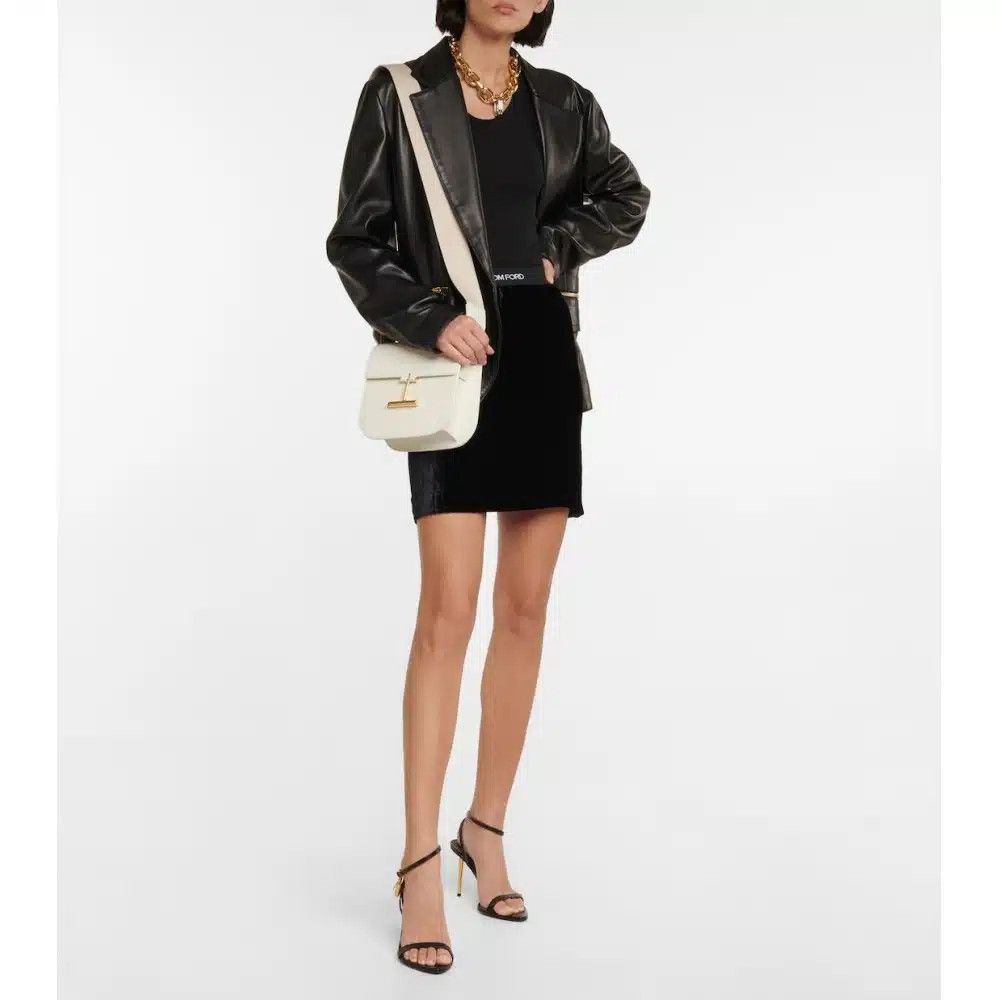 Tom Ford o1loc1c1224 GC5647 Velvet Mini Skirt in Black Size 26" / US 2 / IT 38 - 3 Thumbnail