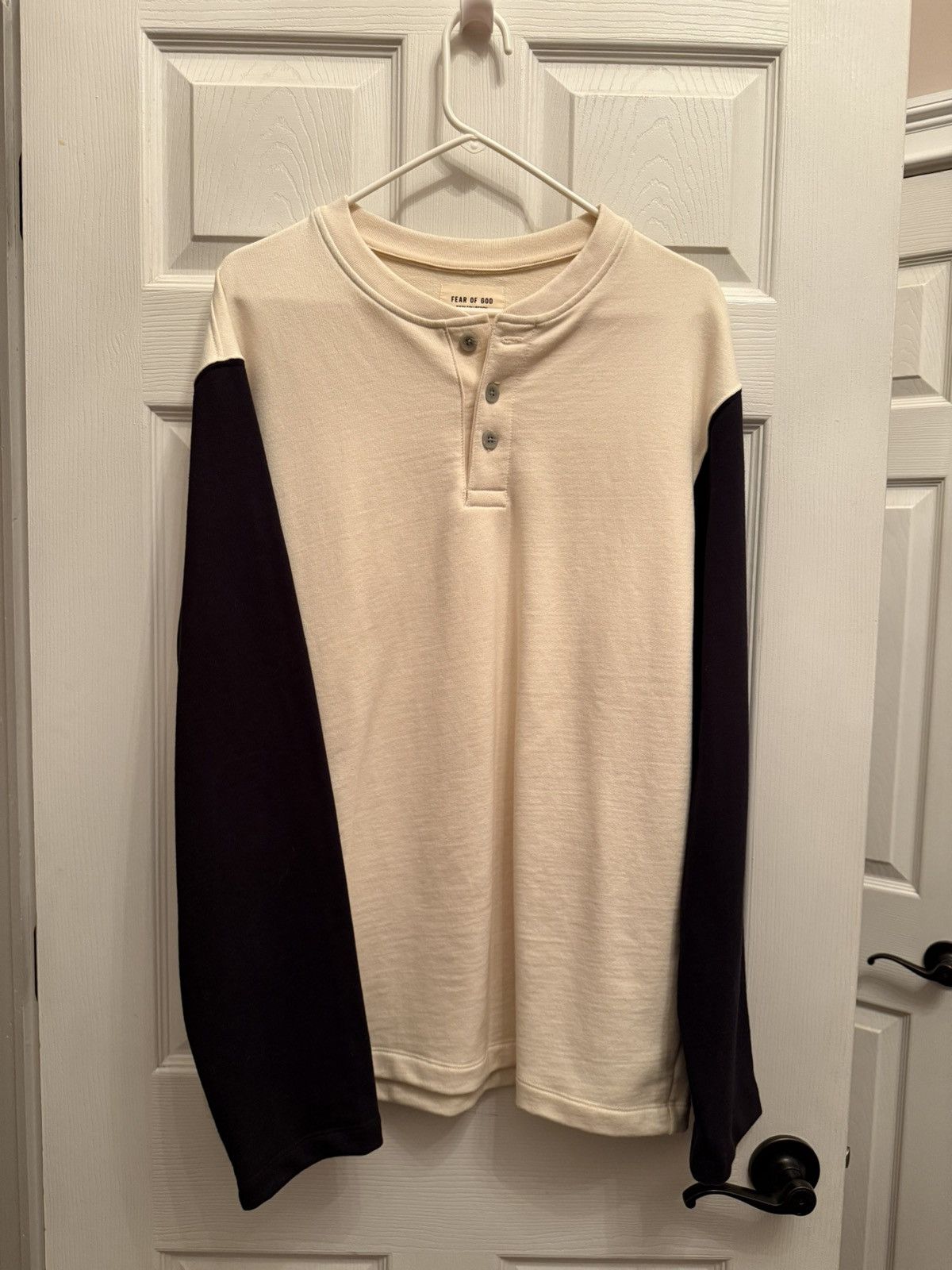 Fear of God FEAR OF GOD Long Sleeve Henley in Cream & Vintage Black Size US S / EU 44-46 / 1 - 1 Thumbnail