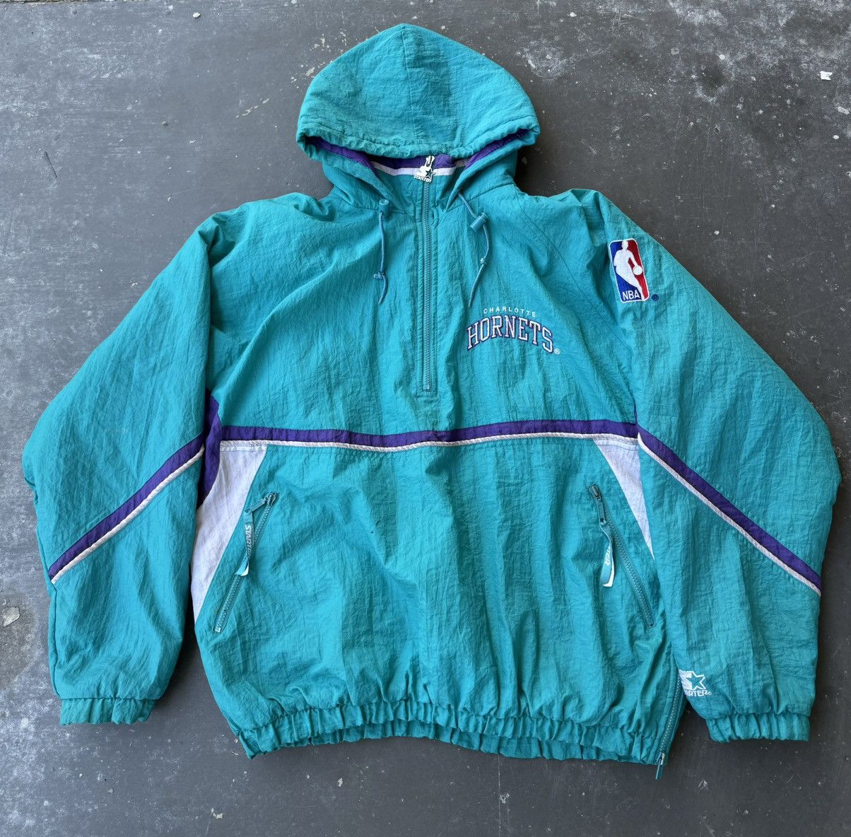 NBA × Vintage Vintage Starter NBA Charlotte Hornets Jacket Size US XL / EU 56 / 4 - 1 Thumbnail