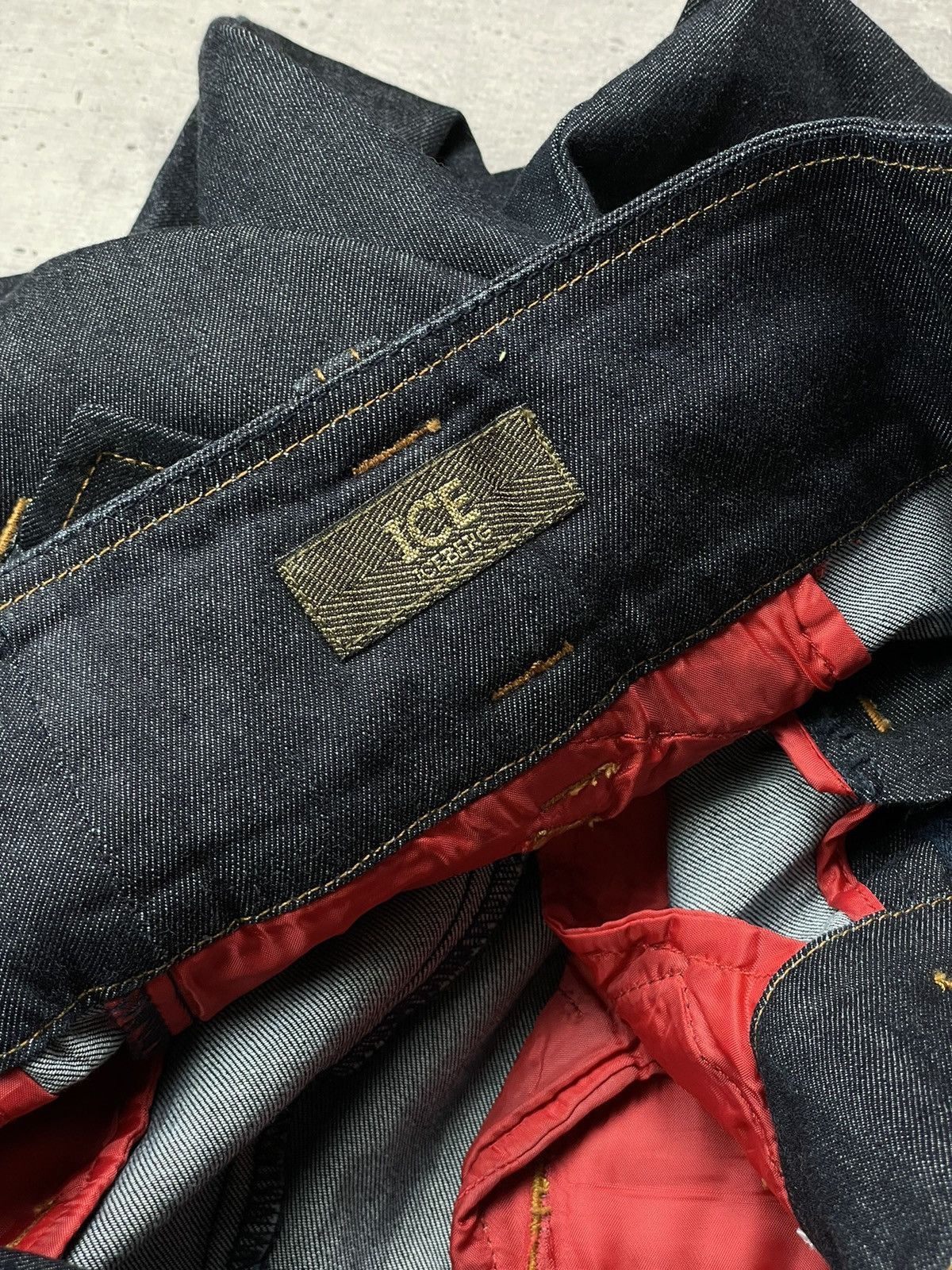Iceberg × Vintage Vintage Iceberg Faded Luxury Jeans Size 26" / US 2 / IT 38 - 12 Thumbnail