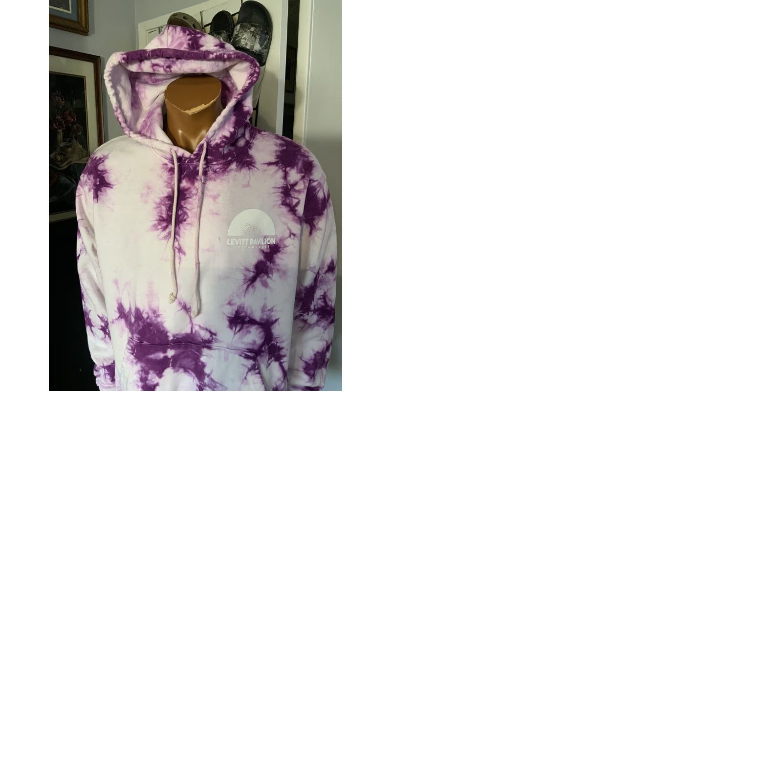 Vintage VINTAGE Everybody .World Levitt Pavilion Los Angeles Purple Tie Dye Heavyweight Hoodie L Mens Size US L / EU 52-54 / 3 - 9 Thumbnail
