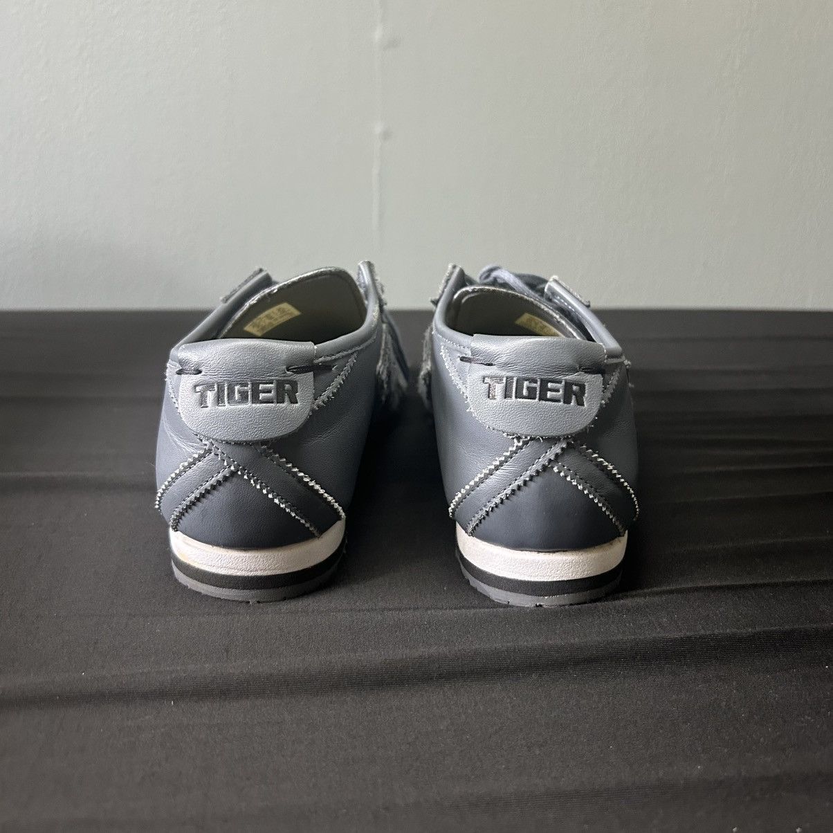 Onitsuka Tiger Onitsuka Tigers Mexico 66 Flames Grey Size US 6 / IT 36 - 5 Thumbnail