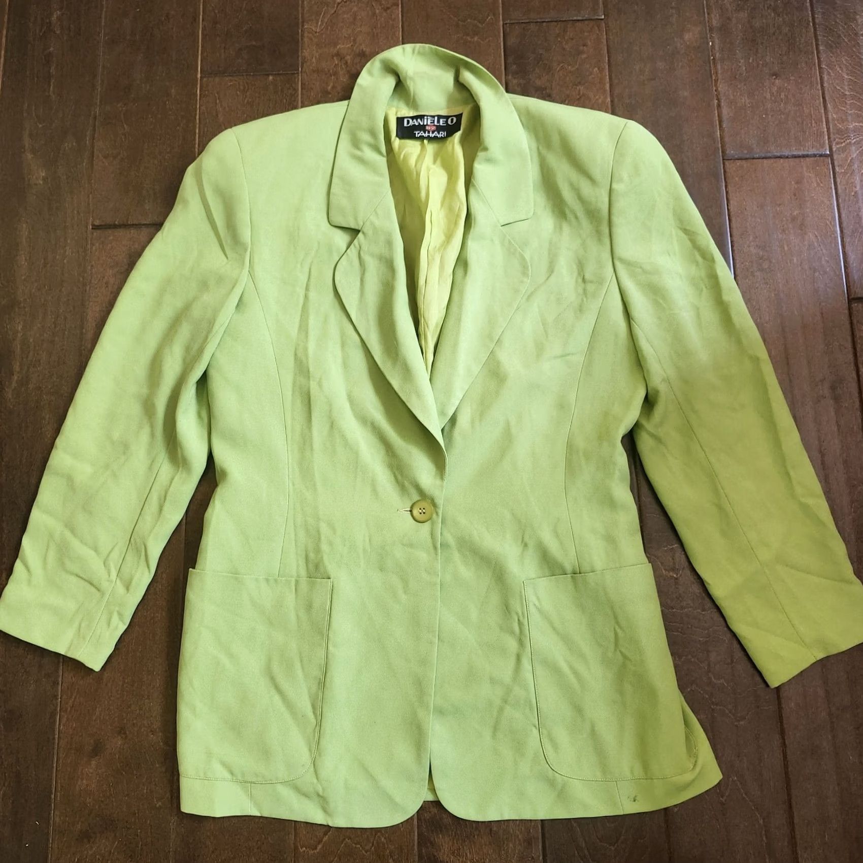 Vintage Tahari Daniele O by Tahari Women's Blazer Green One Button Size 10 Dry Clean Only Stains Vintage No Regular Jacket Mens? Size L / US 10 / IT 46 - 2 Thumbnail