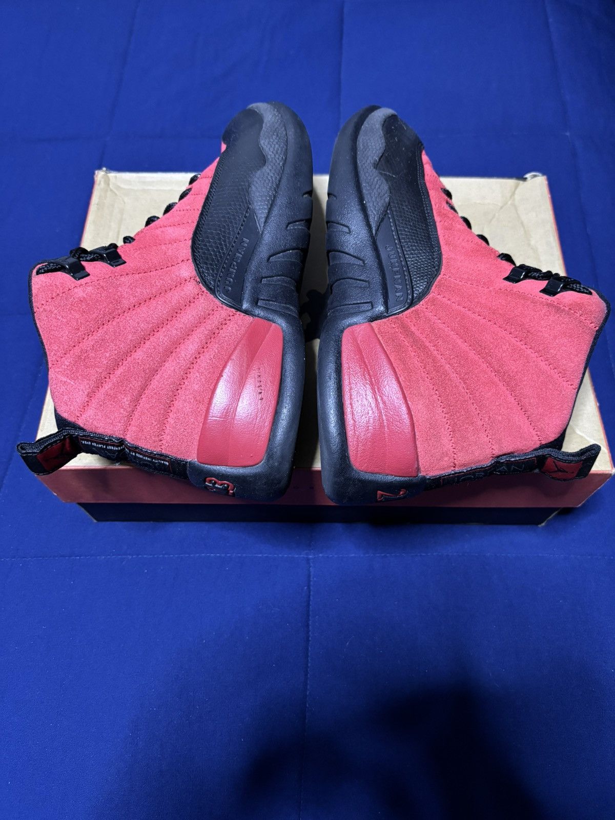 Jordan Brand Jordan 12 Retro Reverse Flu Game 2020 Size 9 Size US 9 / EU 42 - 2 Thumbnail