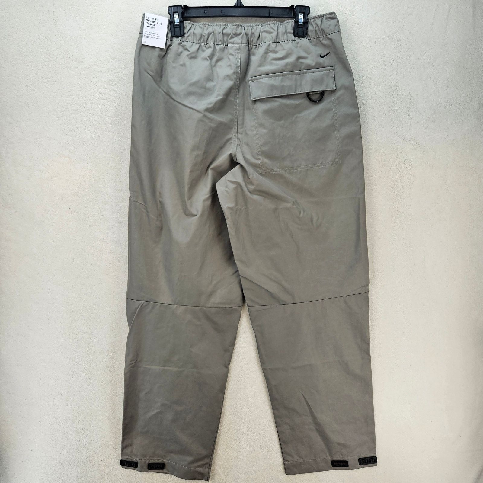 Nike NIKE MEN'S MEDIUM TECH WOVEN PANTS LIGHT ARMY GREEN HJ0647 Size US 32 / EU 48 - 7 Thumbnail