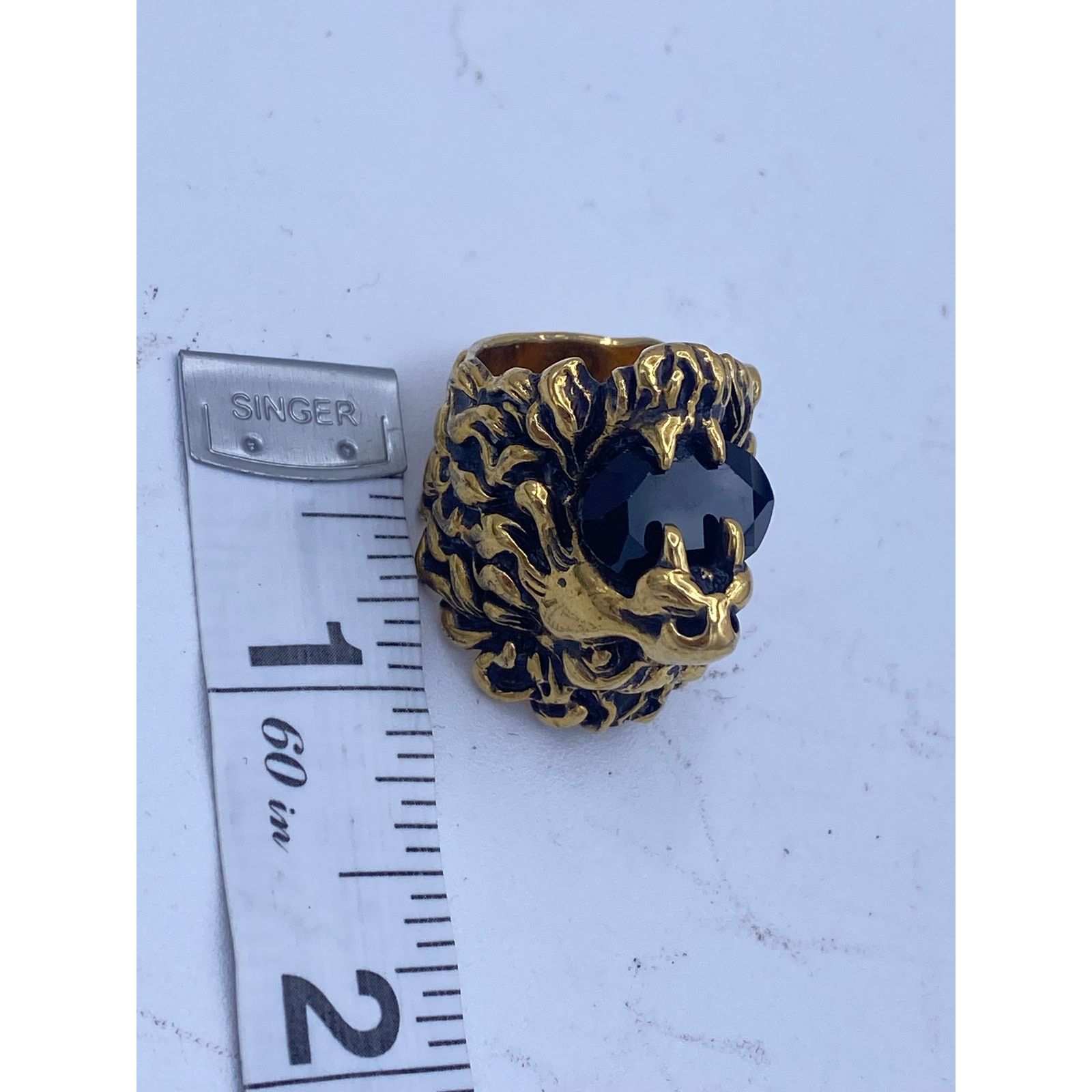 Gucci Gucci Lion Head Ring – Gold-Tone with Black Stone, Size 6 Size ONE SIZE - 10 Thumbnail