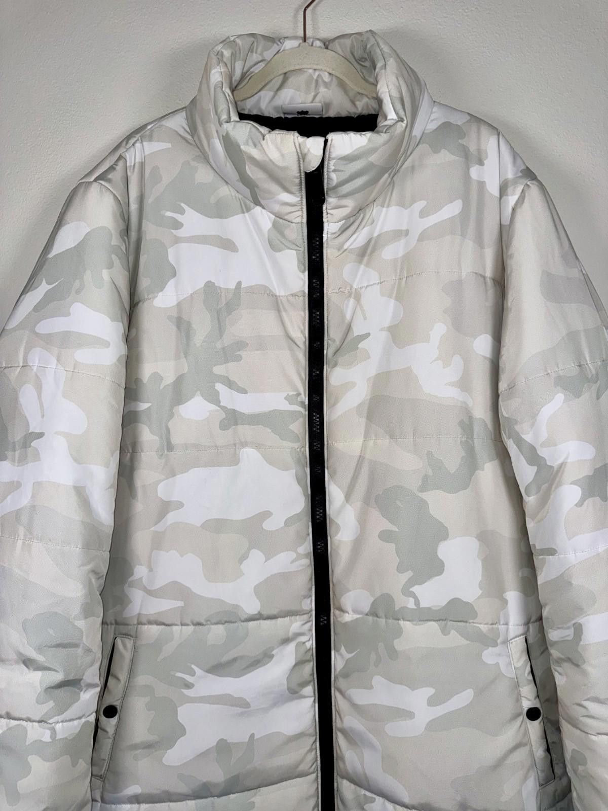 Urban Outfitters Urban Outfitters x NICOPANDA Uptown Camo Long Puffer Parka Size L / US 10 / IT 46 - 3 Thumbnail