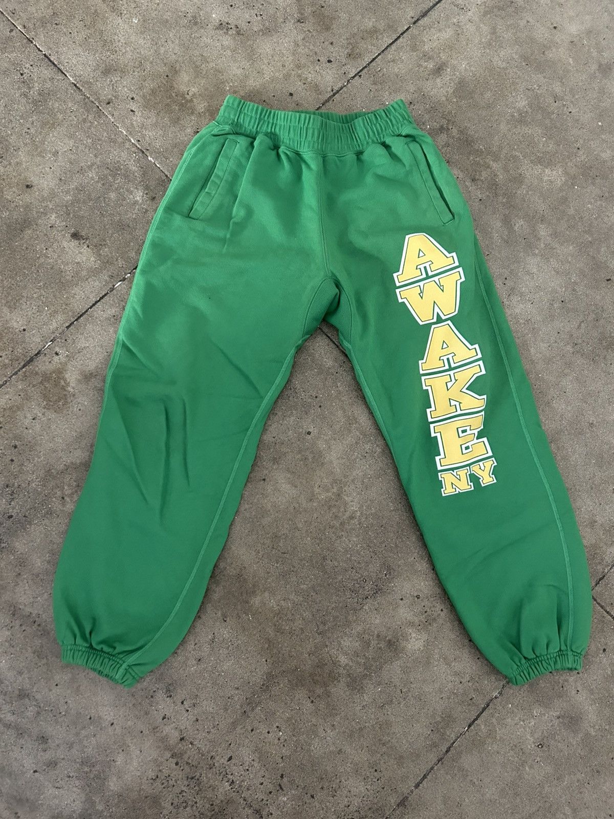 Awake NY Awake NY Baggy Sweatpants Size US 30 / EU 46 - 1 Thumbnail