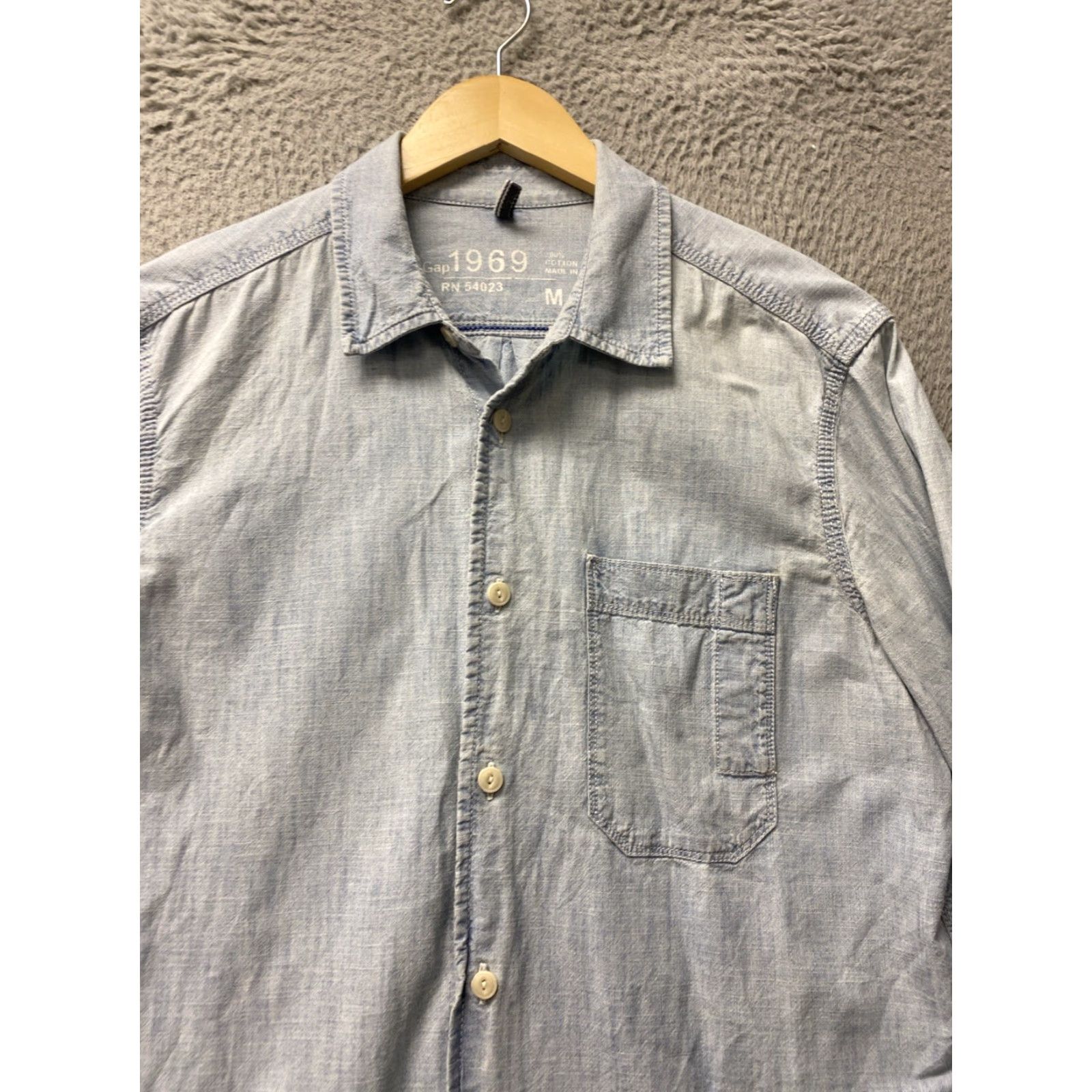 Gap VINTAGE Gap Blue Denim Shirt Mens Size M Long Sleeve Button-Down Casual Size US M / EU 48-50 / 2 - 2 Thumbnail