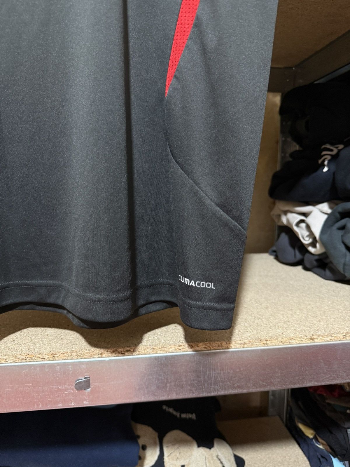 Adidas Vintage Adidas FC Liverpool 2011 2012 Training Soccer Jersey Size US S / EU 44-46 / 1 - 8 Thumbnail