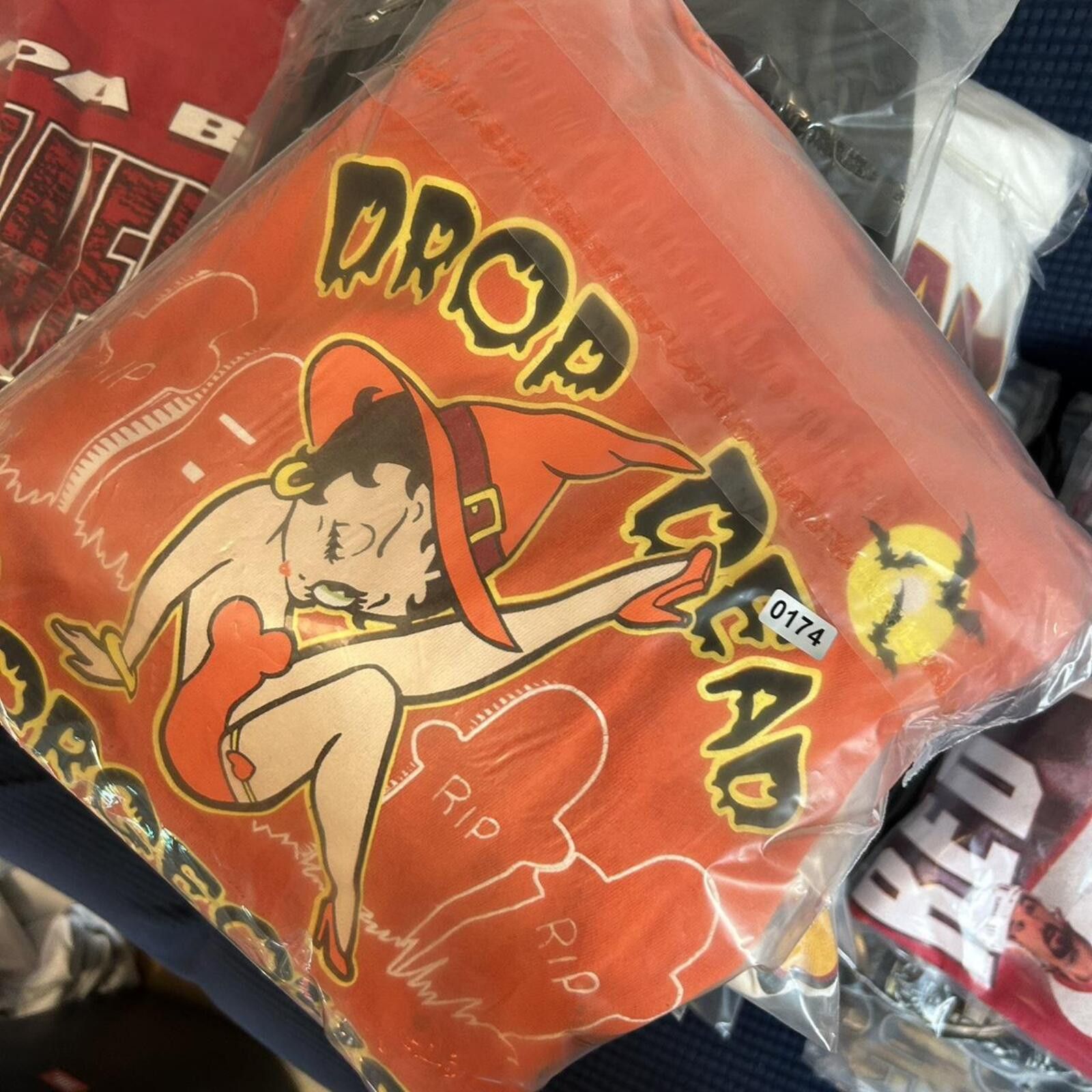 Other Vintage Betty Boop Orange Halloween graphic tee XL Size US XL / EU 56 / 4 - 7 Thumbnail