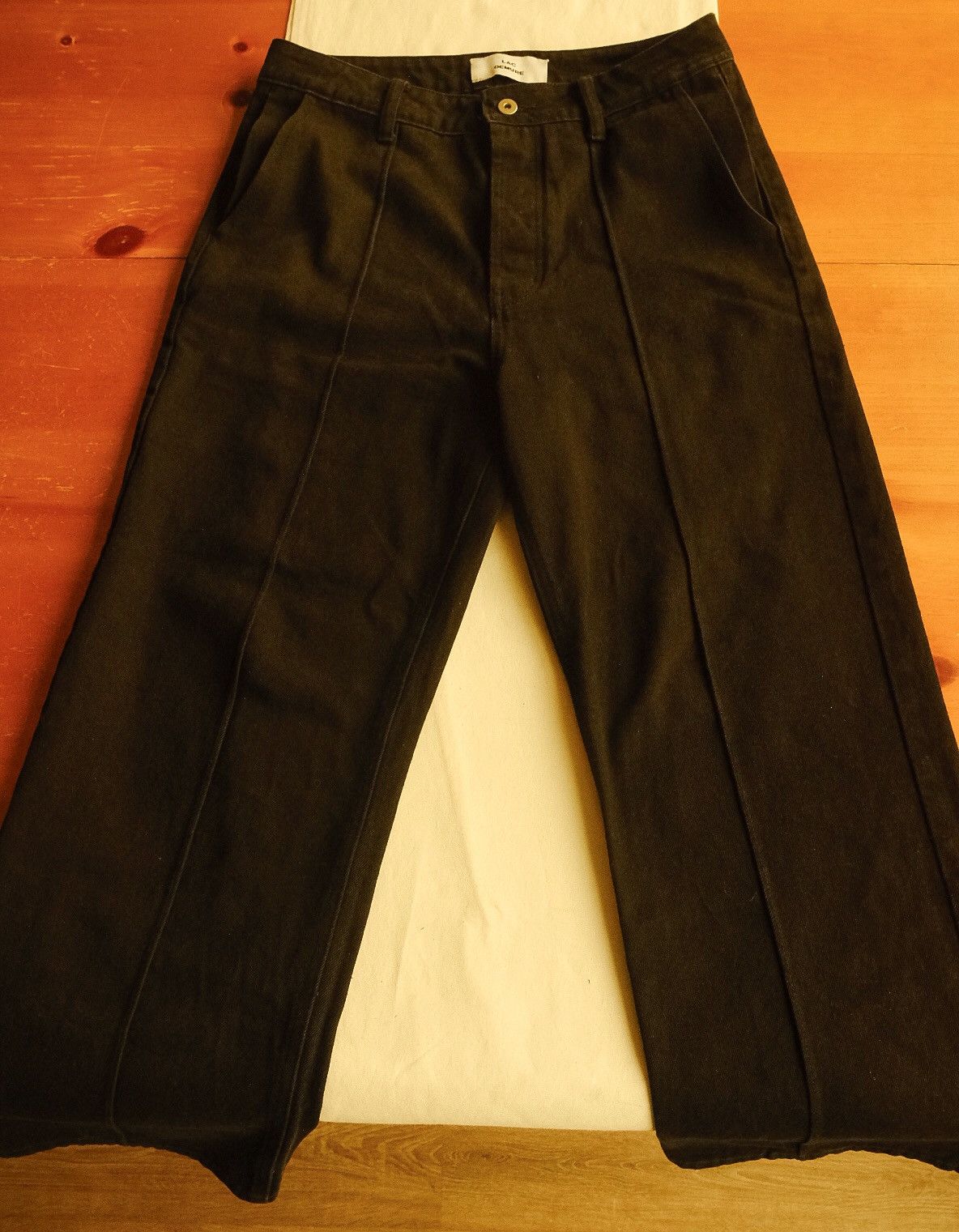 Lac Demure Black ‘Cestos’ Pleated Jeans 32/32