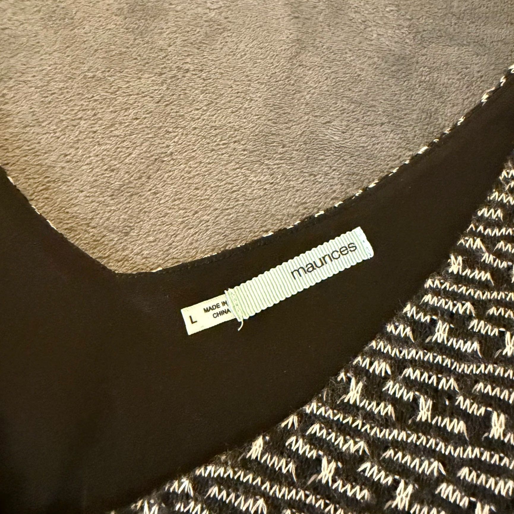 Vintage Maurices Black White Geometric Print Dress Short Sleeve Women L V-Neck Knee Length Fit & Flare Casual Party/Cocktail Women Size 36" / US 14 / IT 50 - 2 Thumbnail