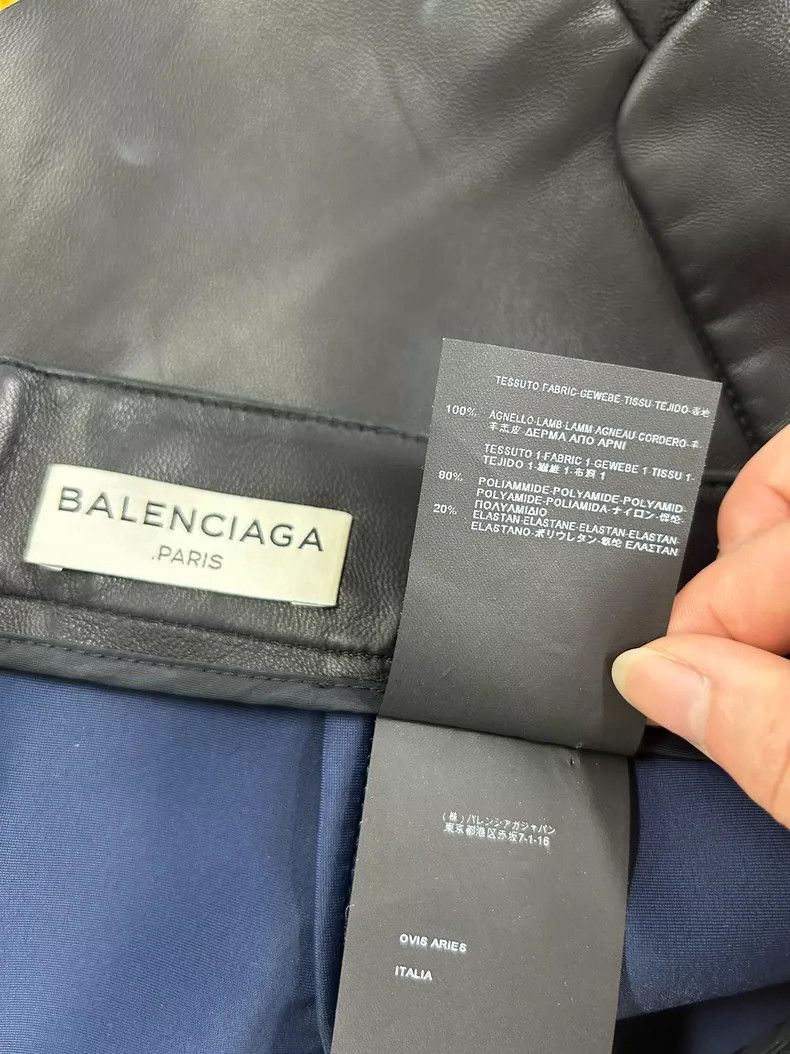 Balenciaga Balenciaga Black leather shorts Size 25" / US 0 / IT 36 - 4 Thumbnail