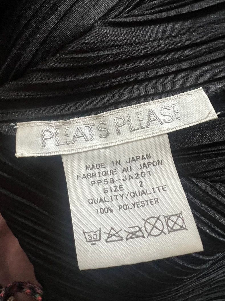 Issey Miyake Issey Miyake Black pleated coat Size M / US 6-8 / IT 42-44 - 2 Thumbnail