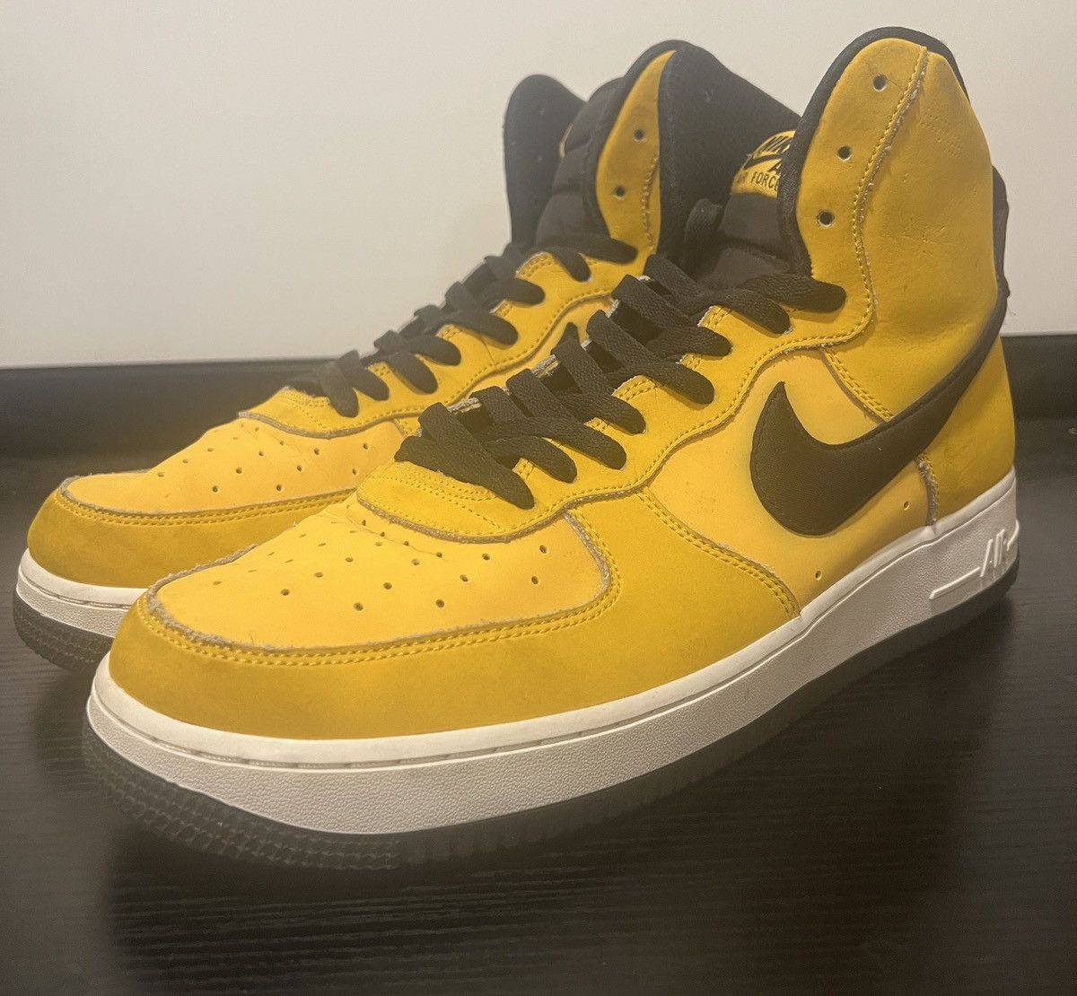 Nike SIZE 13 MEN - Nike Air Force 1 '07 Strap High Yellow Ochre Size US 13 / EU 46 - 1 Thumbnail