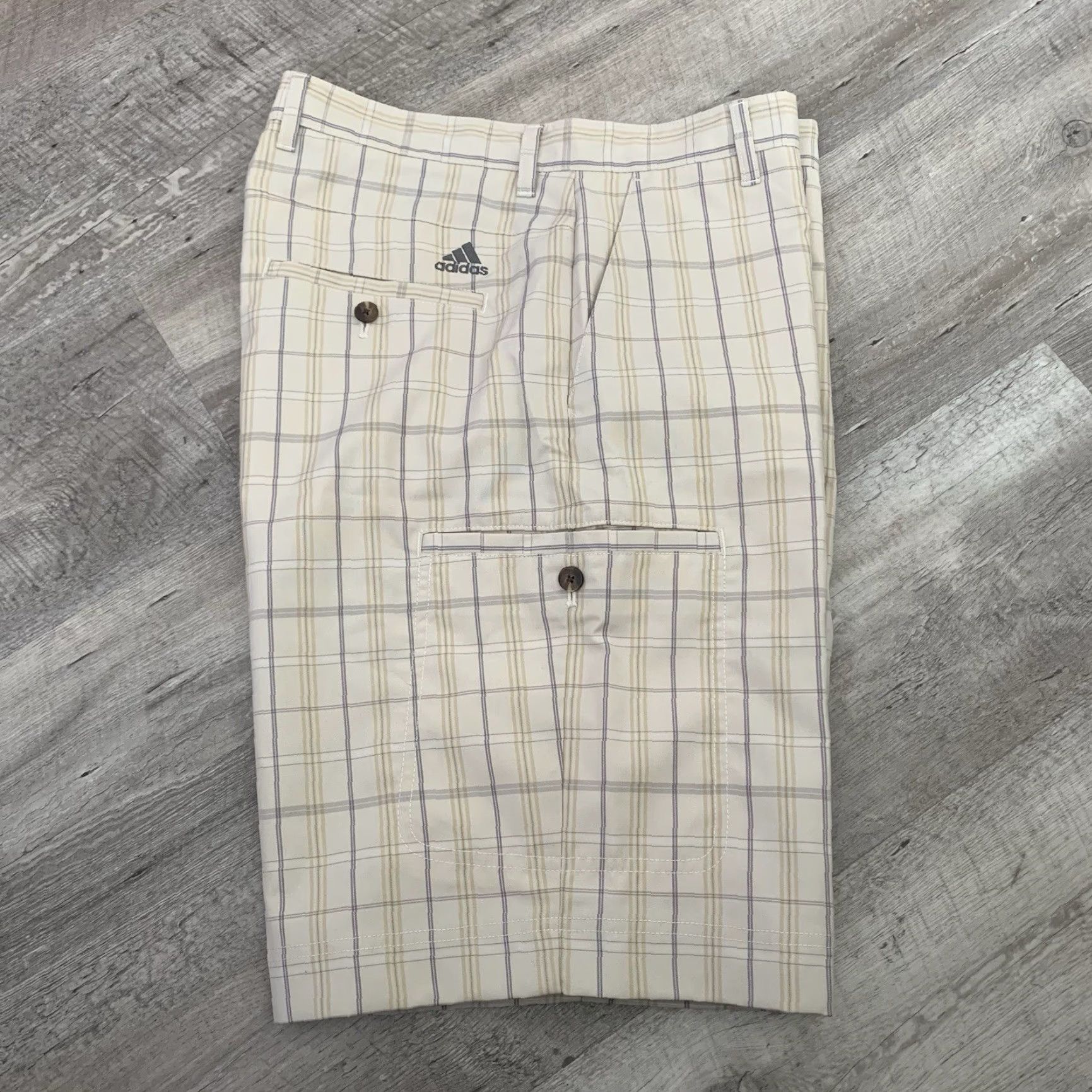 Adidas Adidas Golf Cargo Shorts Mens 32 Khaki Plaid 11” Inseam Flat Front Chino P15612 Size US 32 / EU 48 - 5 Thumbnail