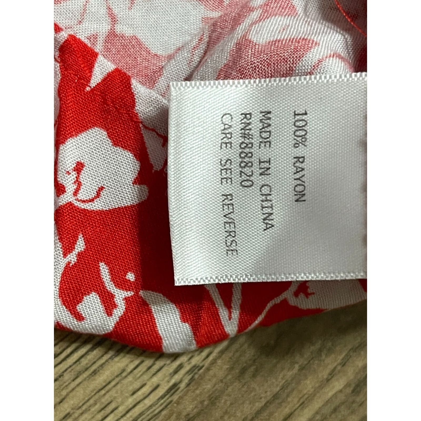 Jones New York Jones New York Shirt, Women's 2X, Floral, V-neck, Ruffle Sleeve, White Red, T-Shirt, Casual, 2X Womens Size XXL / US 16-18 / IT 52-54 - 6 Thumbnail