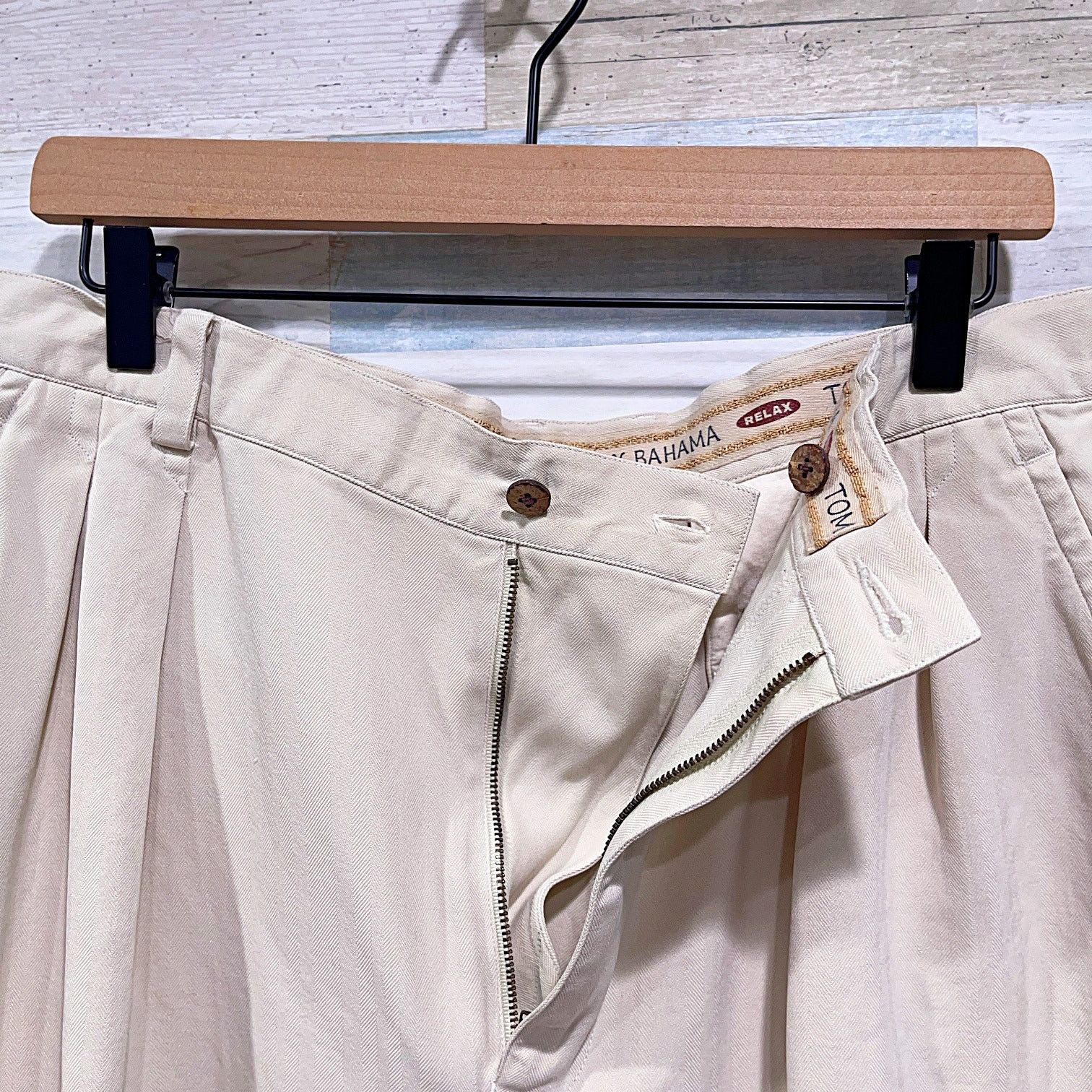 Tommy Bahama Tommy Bahama Silk 8 Inch Pleat Dress Short Beige Vacation 38 Size US 38 / EU 54 - 3 Thumbnail