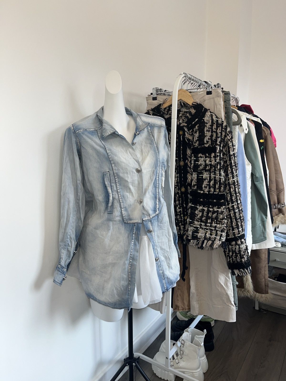 Other The Light-Washed shirt Vintage-style shirt Denim top Size M / US 6-8 / IT 42-44 - 2 Thumbnail