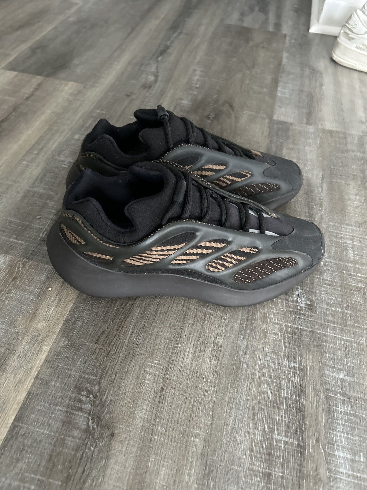 Adidas Yeezy Size 11 Size US 11 / EU 44 - 2 Thumbnail