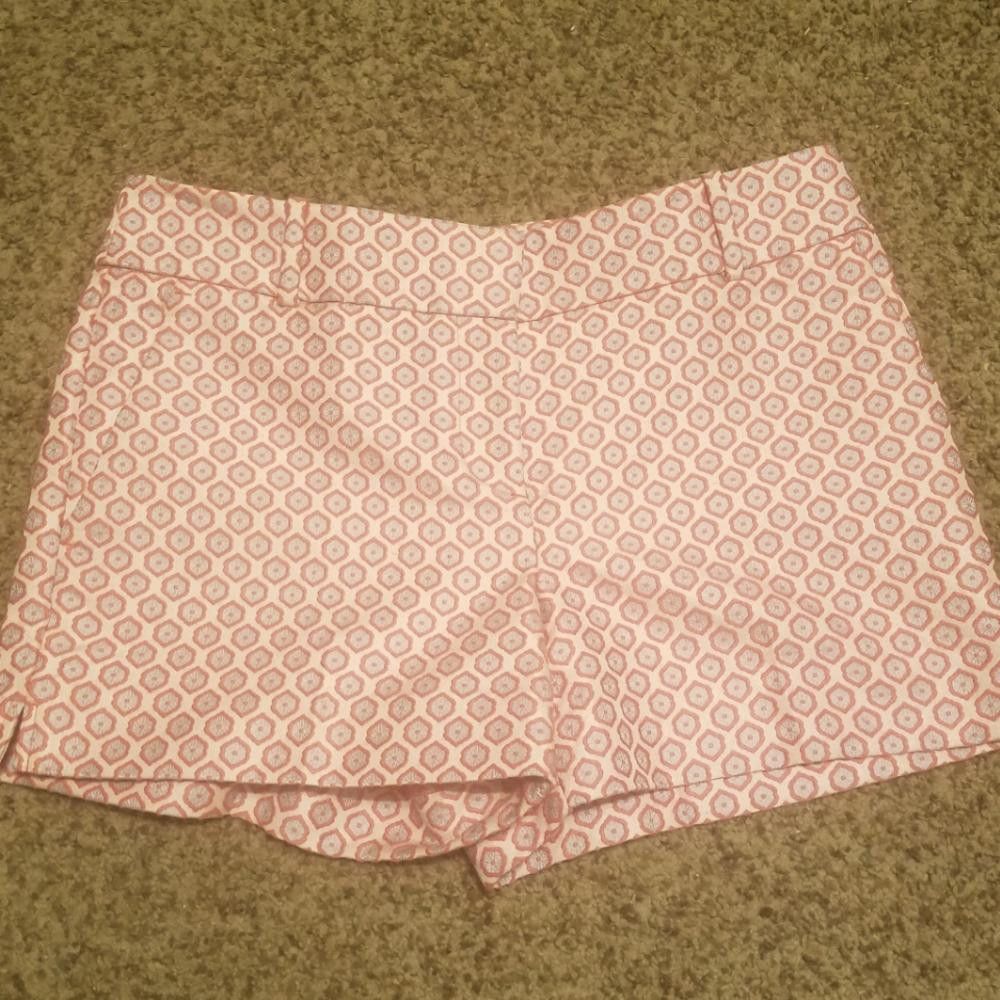 Designer Loft by Ann Taylor The Riviera Short Size 4 Size 27" / US 4 / IT 40 - 1 Thumbnail