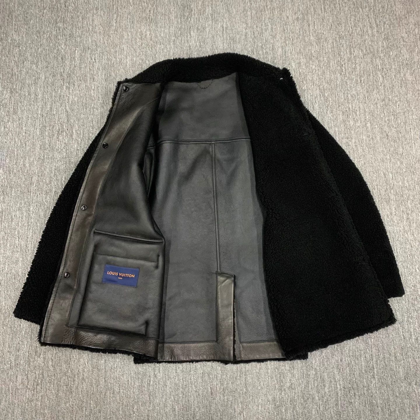 Louis Vuitton LV Black Monogram All-over Print Fur Coat Size XL / US 12-14 / IT 48-50 - 4 Thumbnail