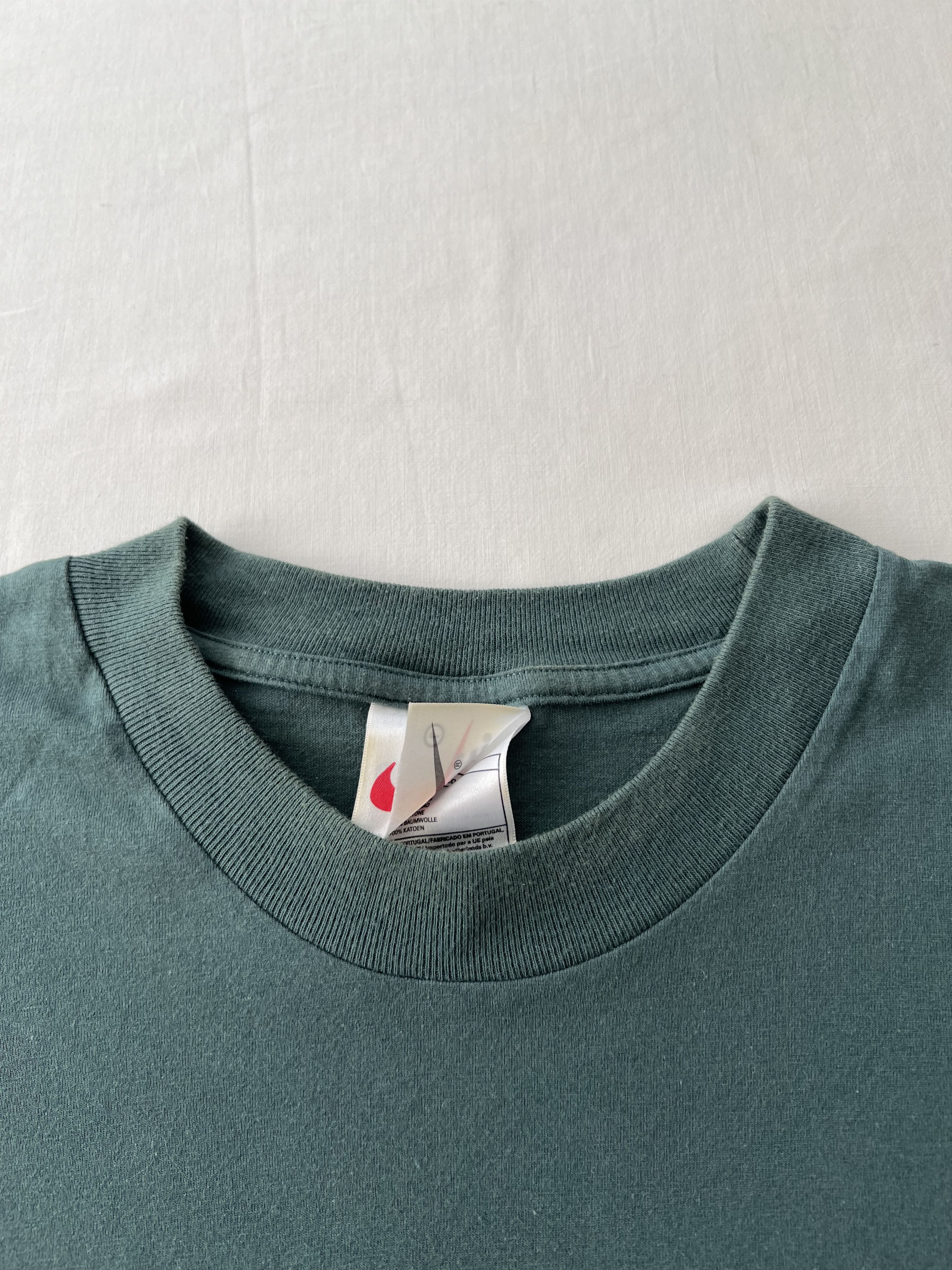 Nike Vintage 90s Nike International Premier Cup Soccer T-shirt Size US L / EU 52-54 / 3 - 12 Thumbnail