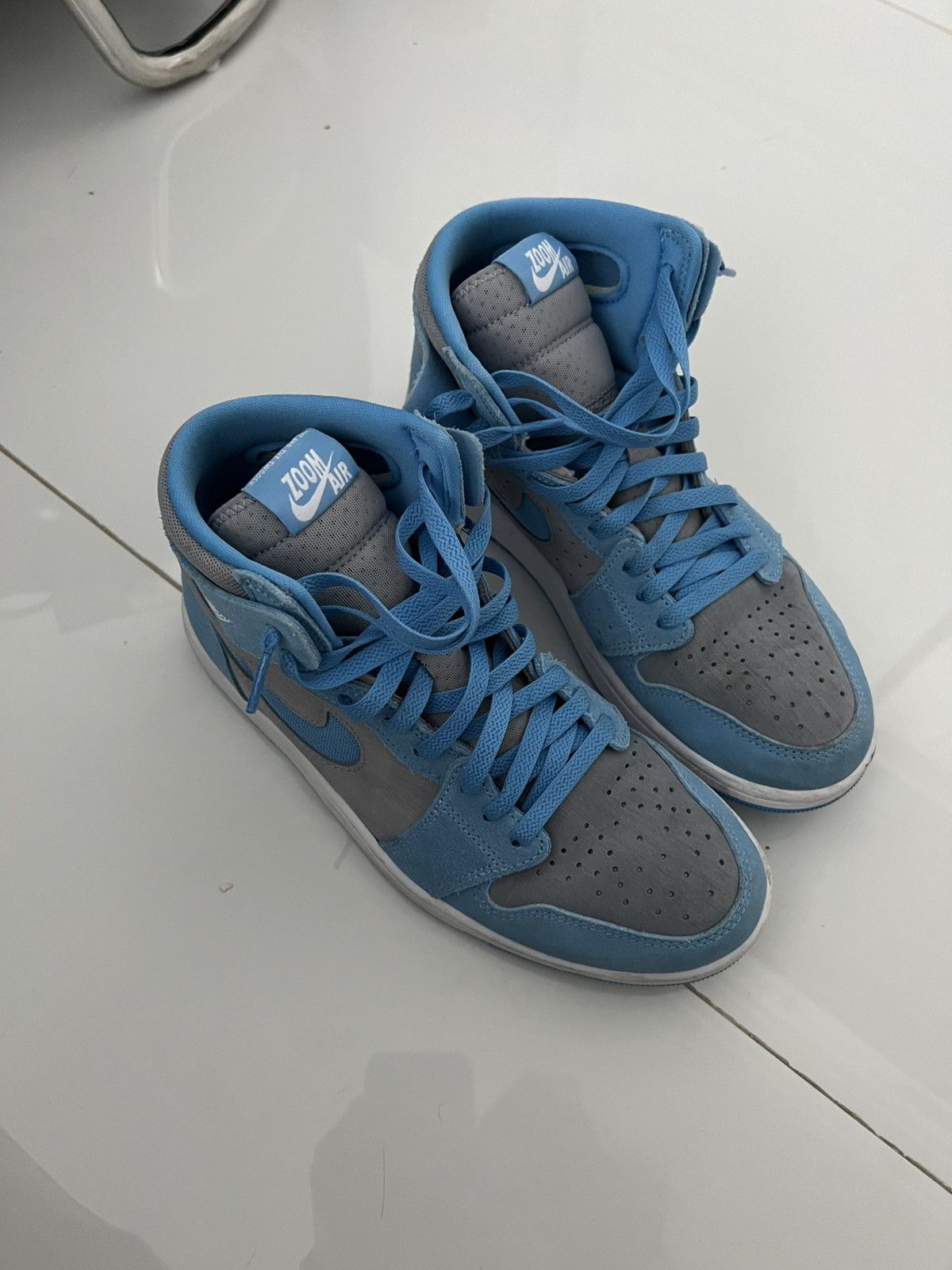 Nike Nike Jordans 1 Size US 7 / EU 40 - 2 Thumbnail