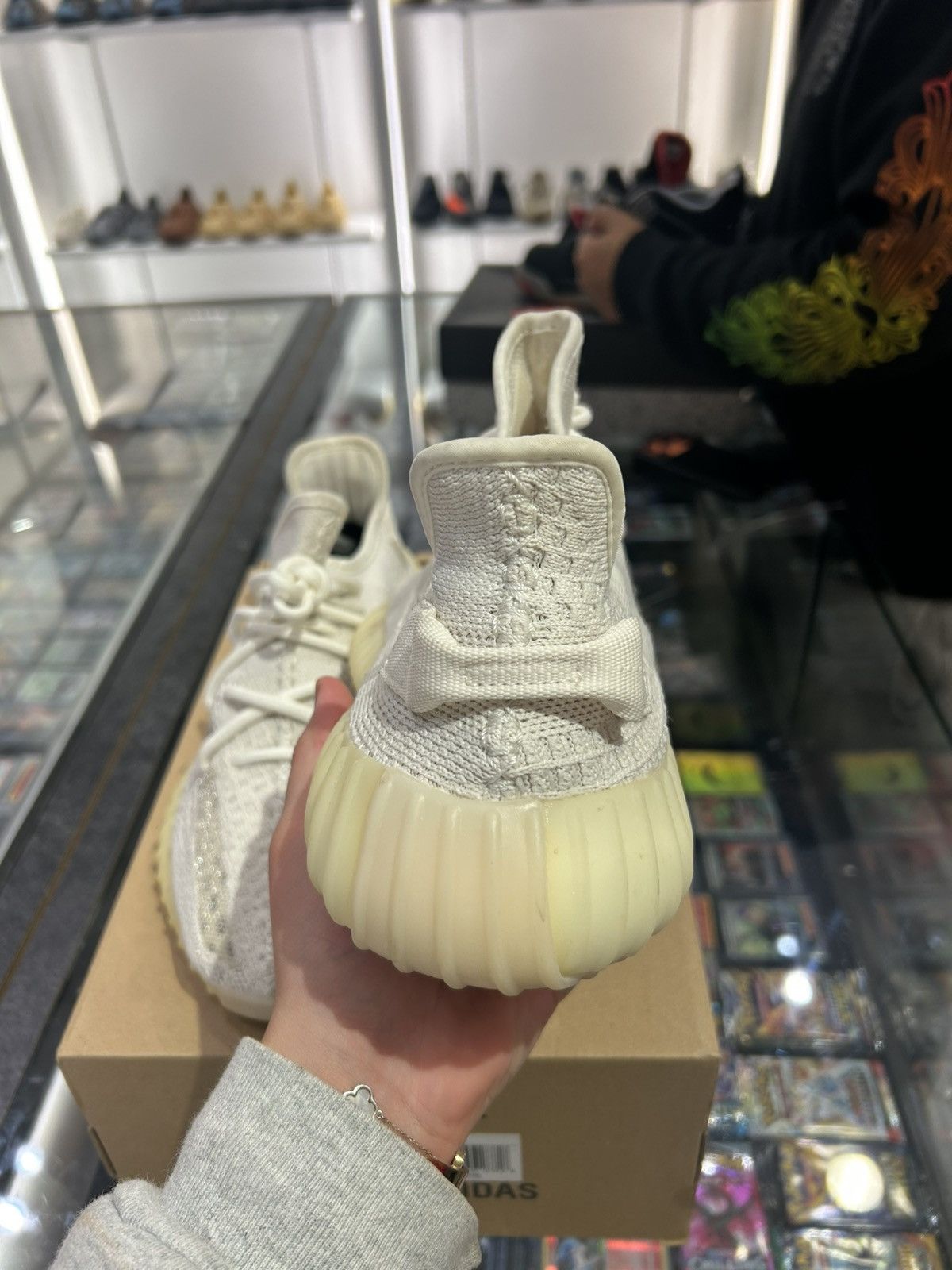 Yeezy Yeezy 350 V2 Bone Size US 10.5 / EU 43-44 - 3 Thumbnail
