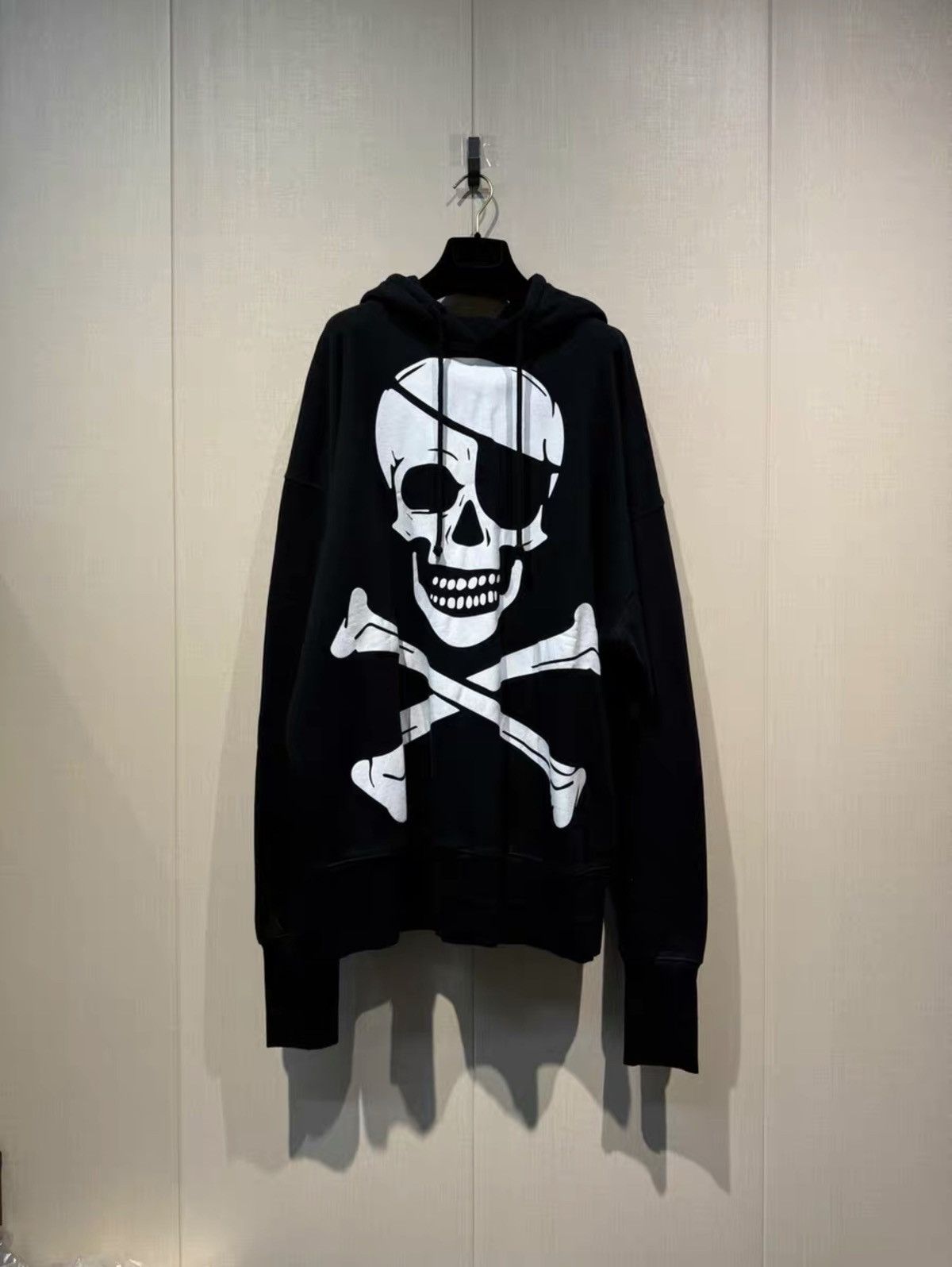 Vetements Misplaced Skull Hoodie | Grailed