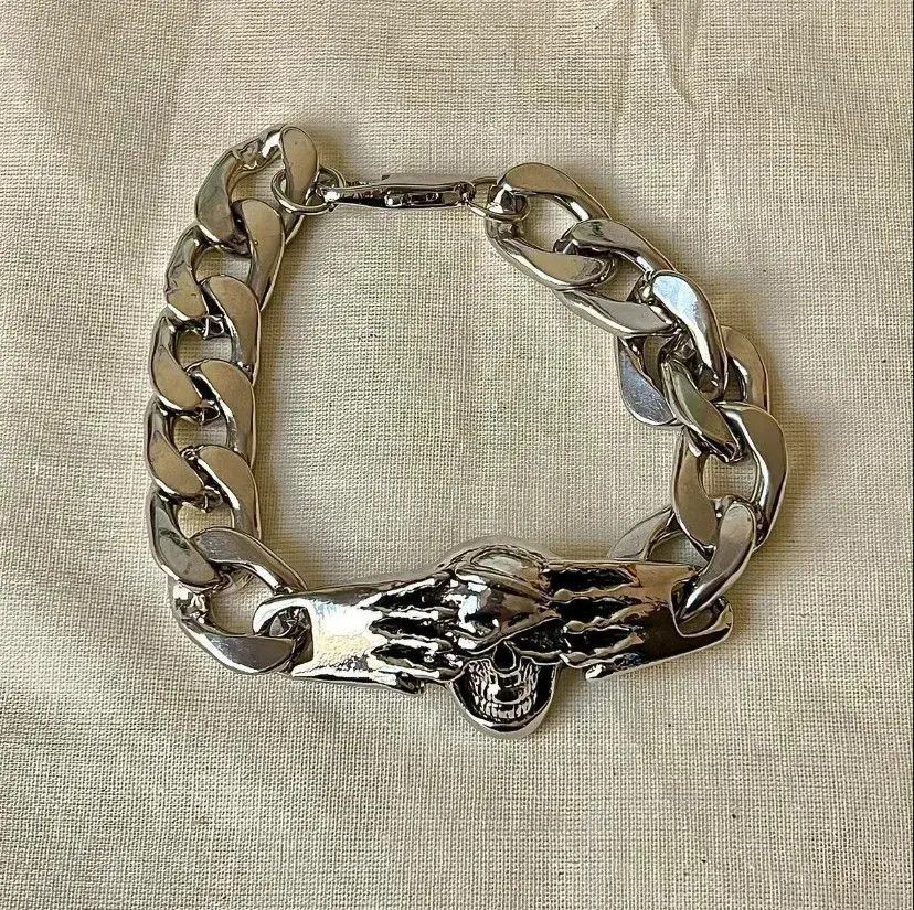 Jewelry y2k 2000s skull cuban link silver bracelet Size ONE SIZE - 1 Thumbnail