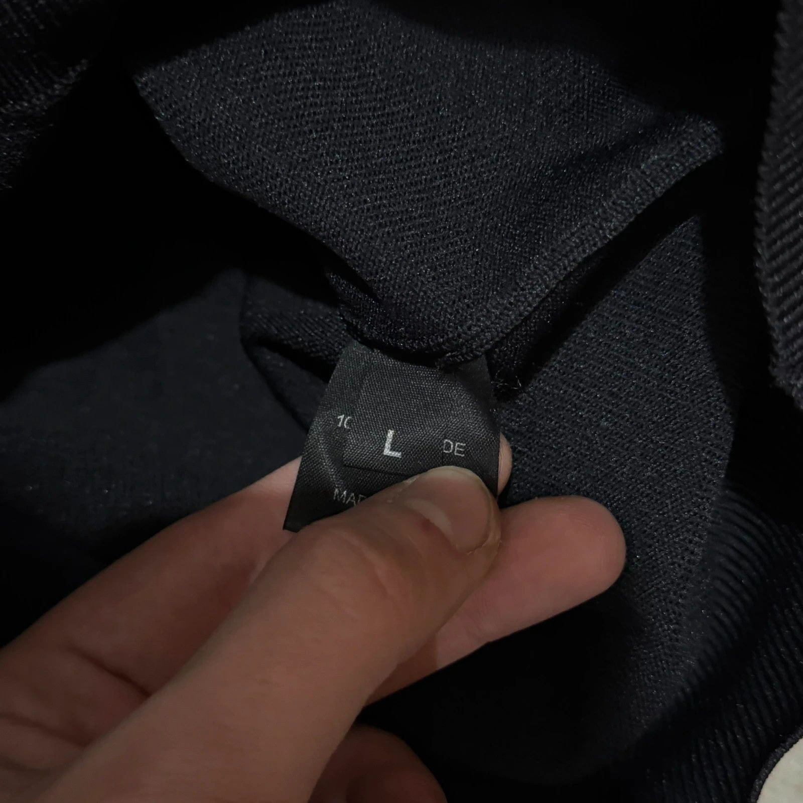 Vetements S/S 2016 Vetements cut out sleeves polyamide sweatshirt Size L / US 10 / IT 46 - 8 Thumbnail