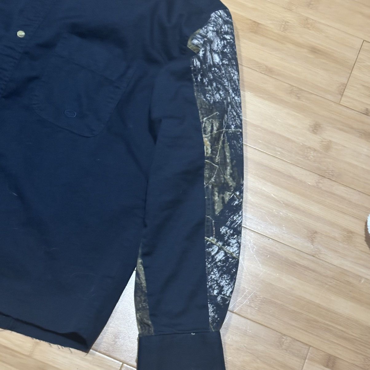 Mossy Oaks Mossy Oak x Roper button up with a cool black+camo design Size US L / EU 52-54 / 3 - 4 Thumbnail