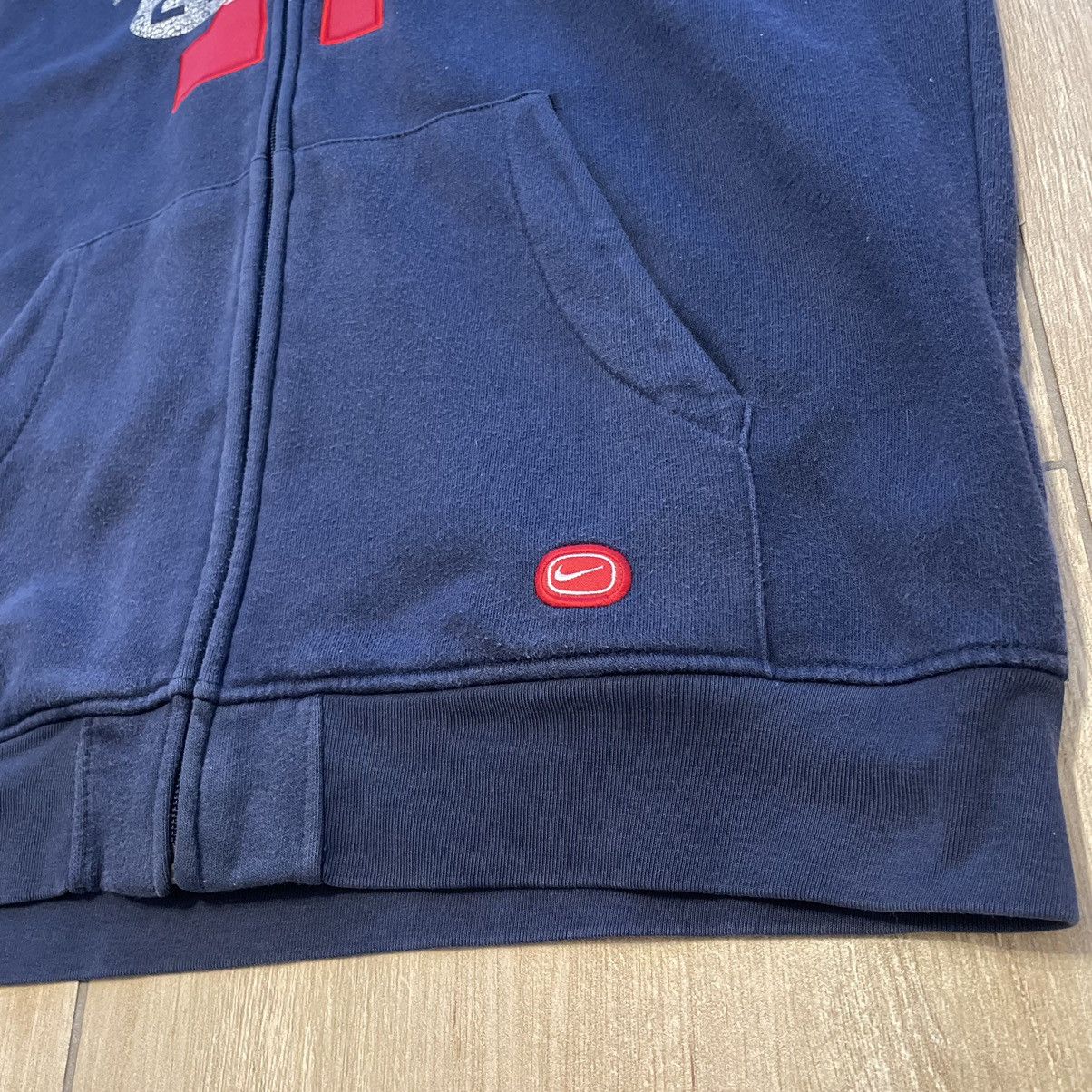 Other Crazy Vintage Nike 00’s Big Central Logo Sleeveless Hoodie Size US M / EU 48-50 / 2 - 5 Thumbnail