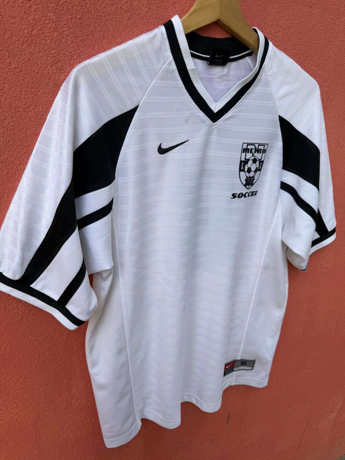 Nike Metro Soccer SC x Number 8 Size US L / EU 52-54 / 3 - 5 Thumbnail
