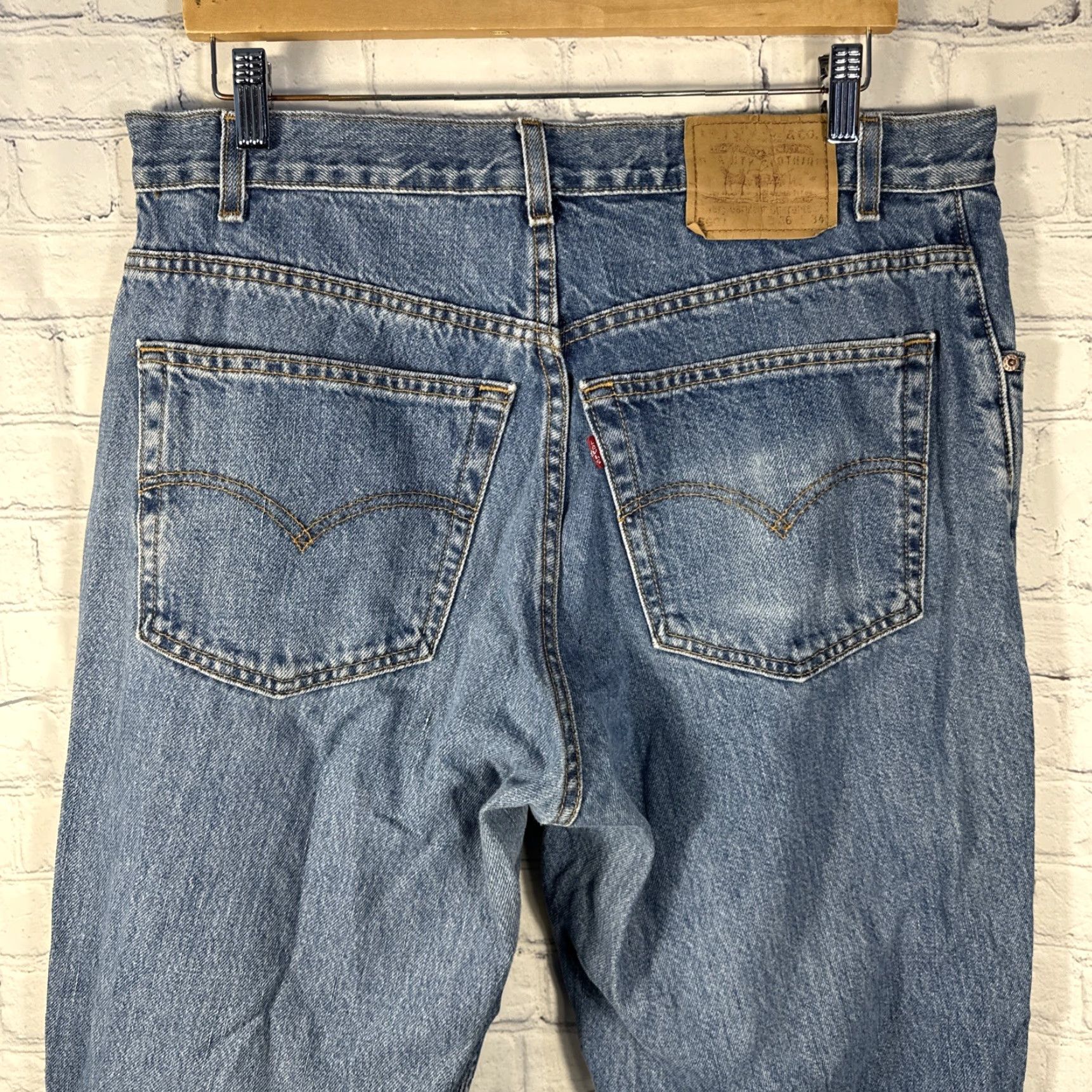 Levi's VINTAGE Levi's 560 Jeans Men's 36x34 Blue Loose Fit Tapered Leg Denim Medium Wash Size US 36 / EU 52 - 5 Thumbnail